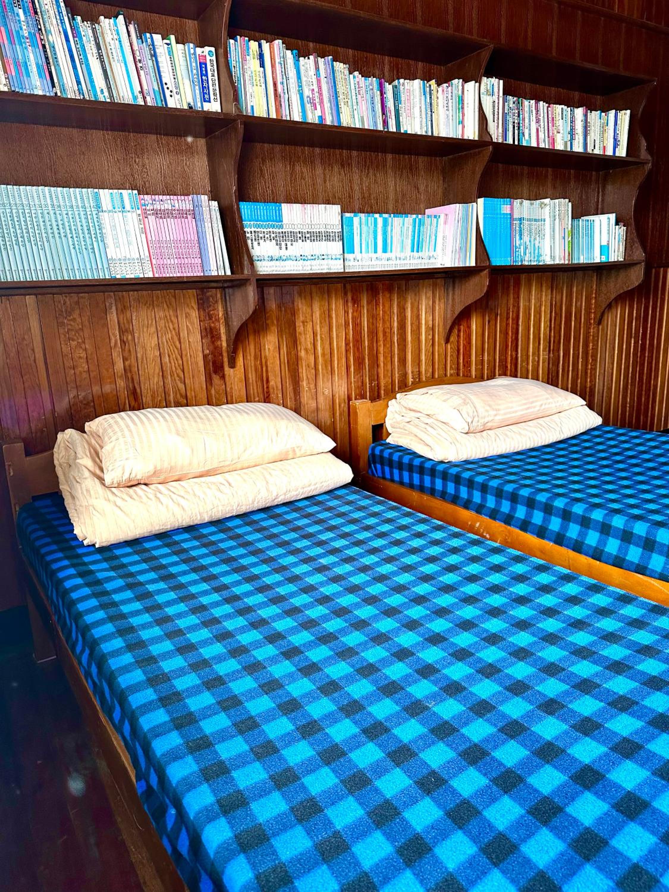 Double Room with Shared Bathroom photo 3