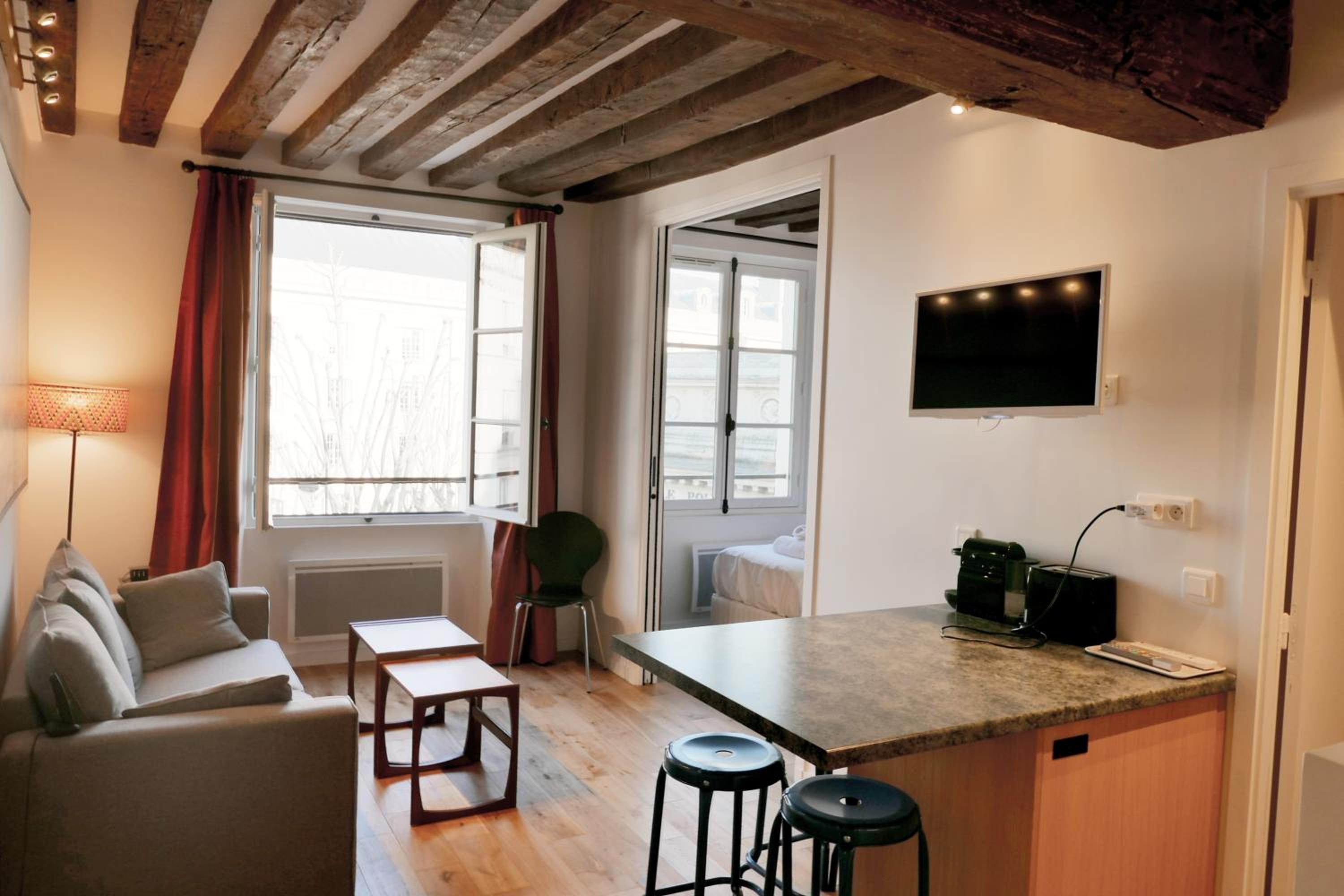 Apartment photo 1