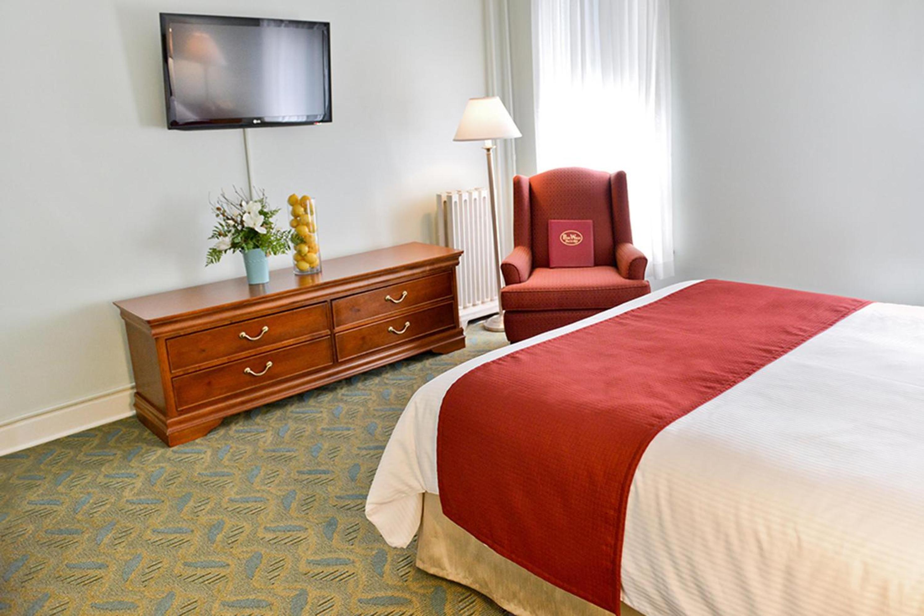 Queen Room - Hotel