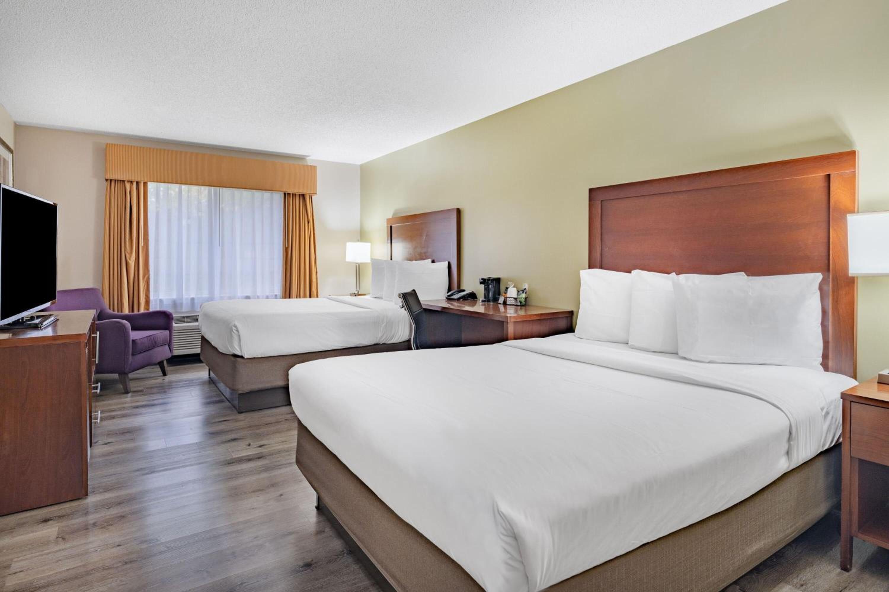 Suite with Two Queen Beds - Non-Smoking - Photo 2