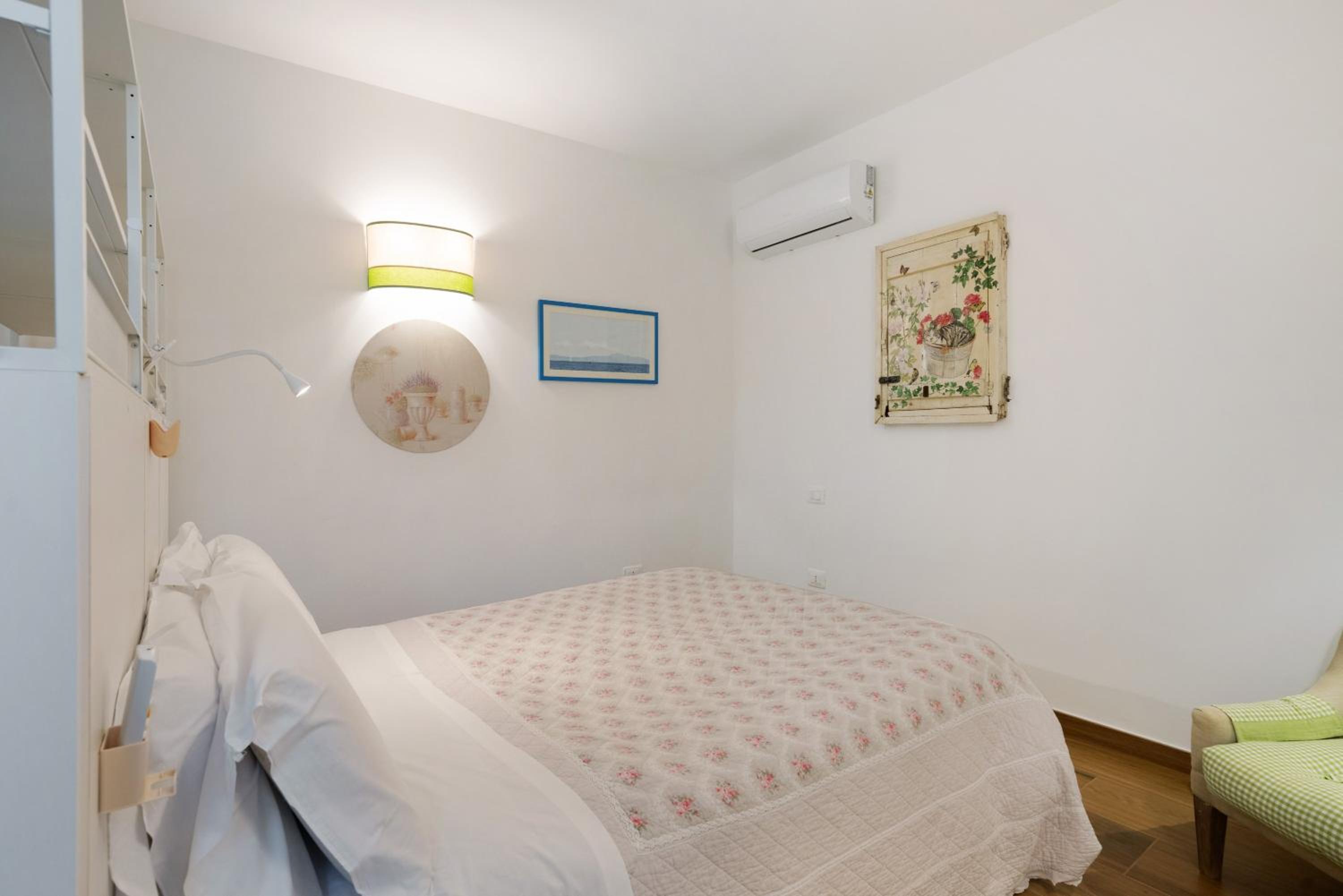 One-Bedroom Apartment with Garden photo 2