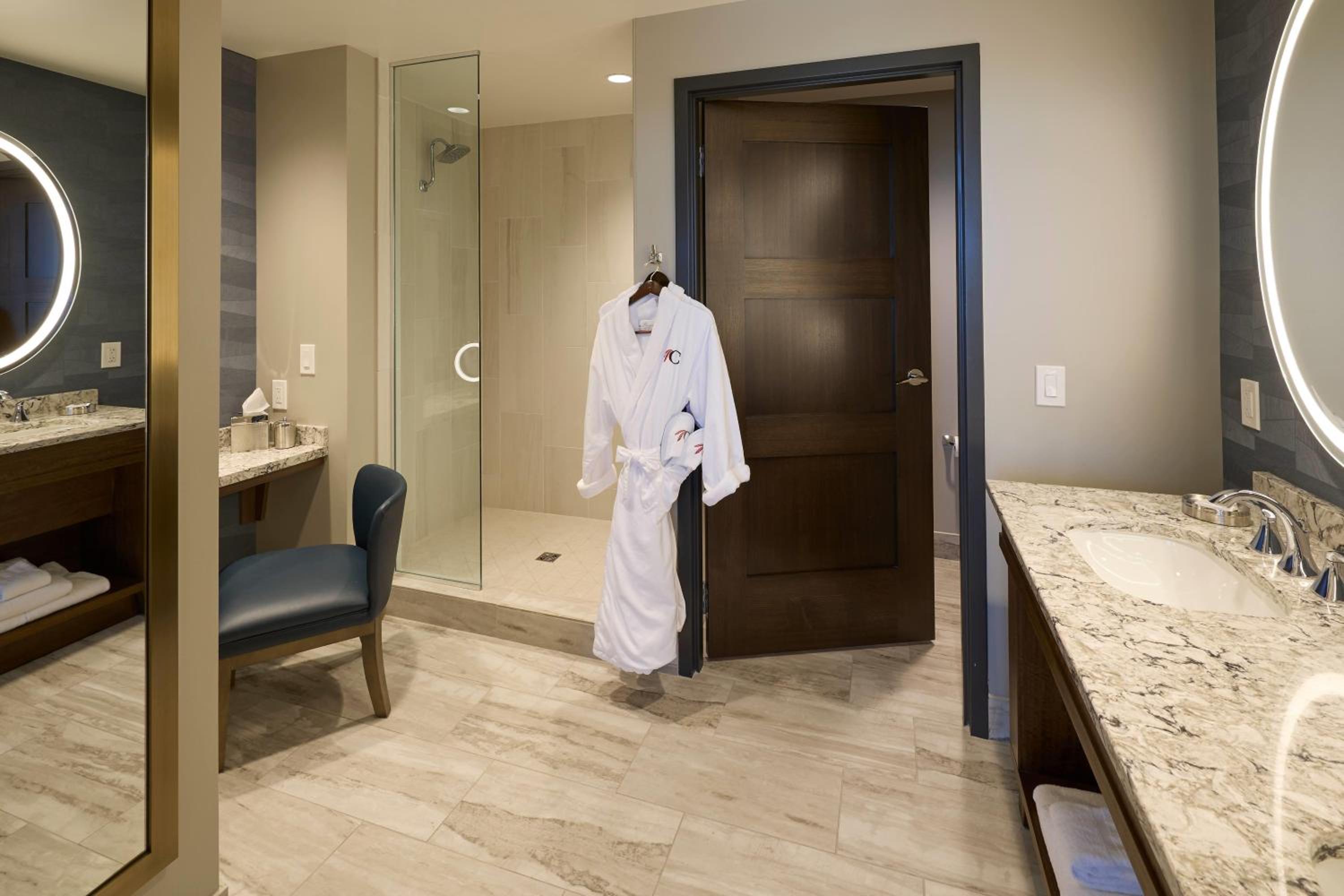 Junior King Suite, Sky Tower - Non-Smoking