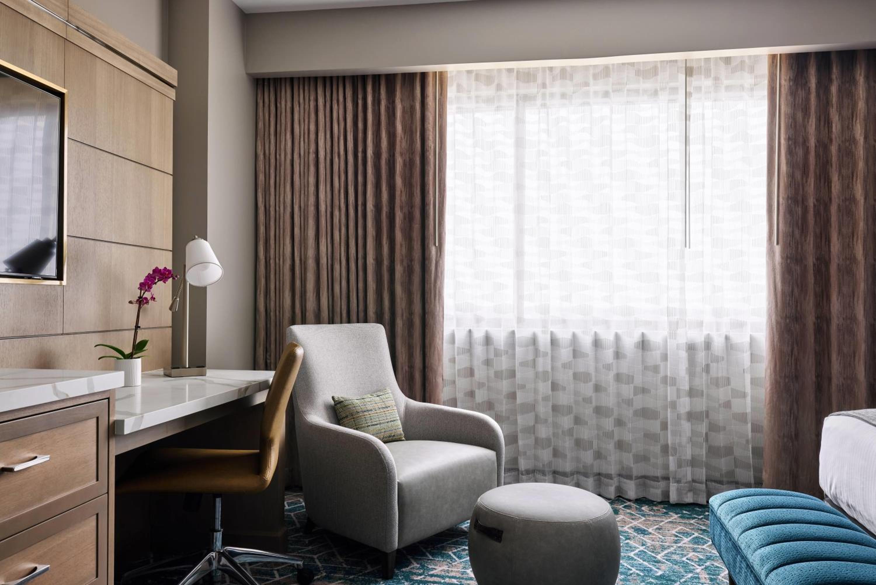 Deluxe Queen Room with Two Queen Beds and Roll-In Shower, Grand Tower - Mobility and Hearing Accessible/Non-Smoking photo 1
