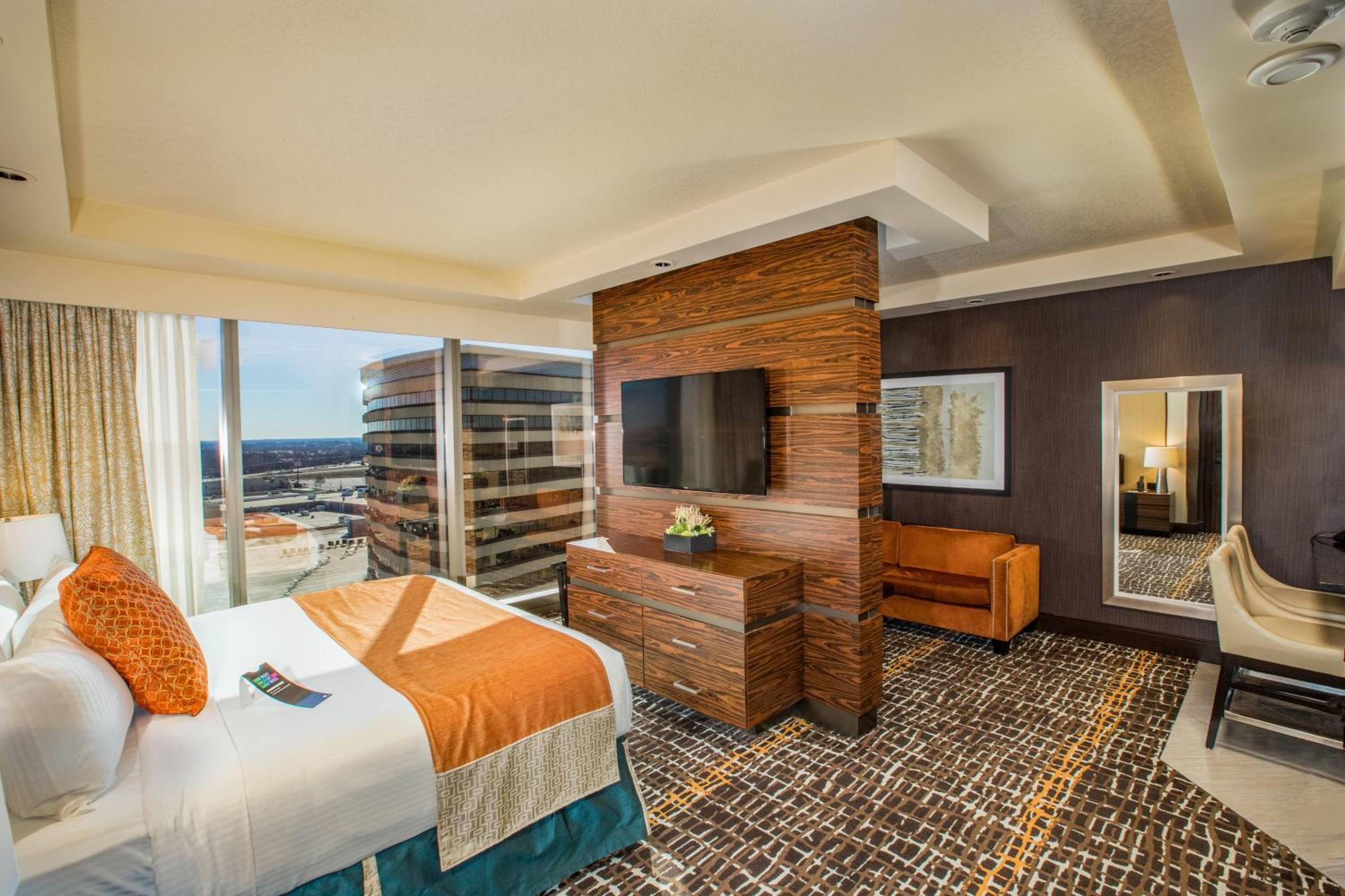 Wind King Suite, Spa Tower - Non-Smoking photo 2