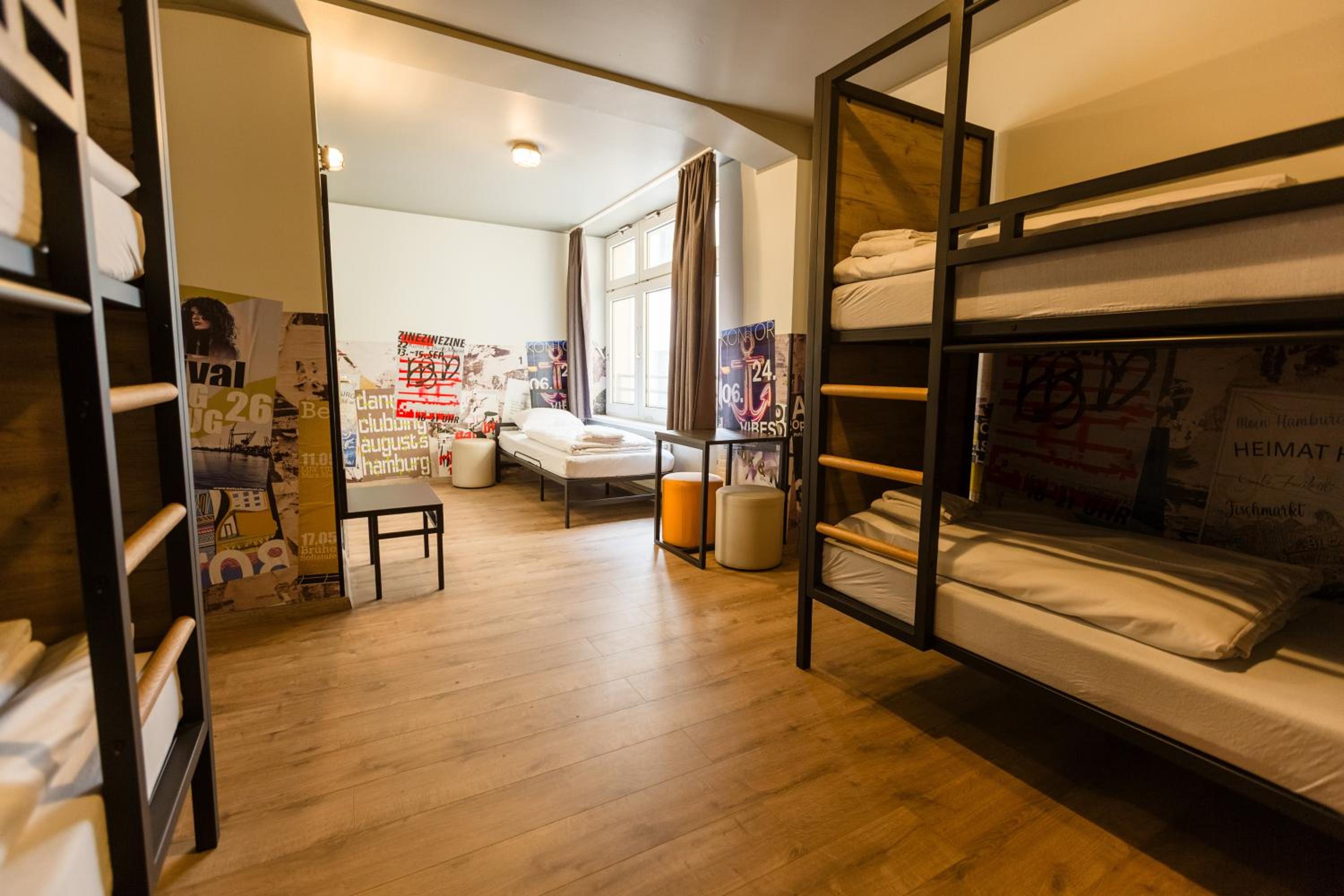 Bed in 6-Bed Female Dormitory Room photo 3
