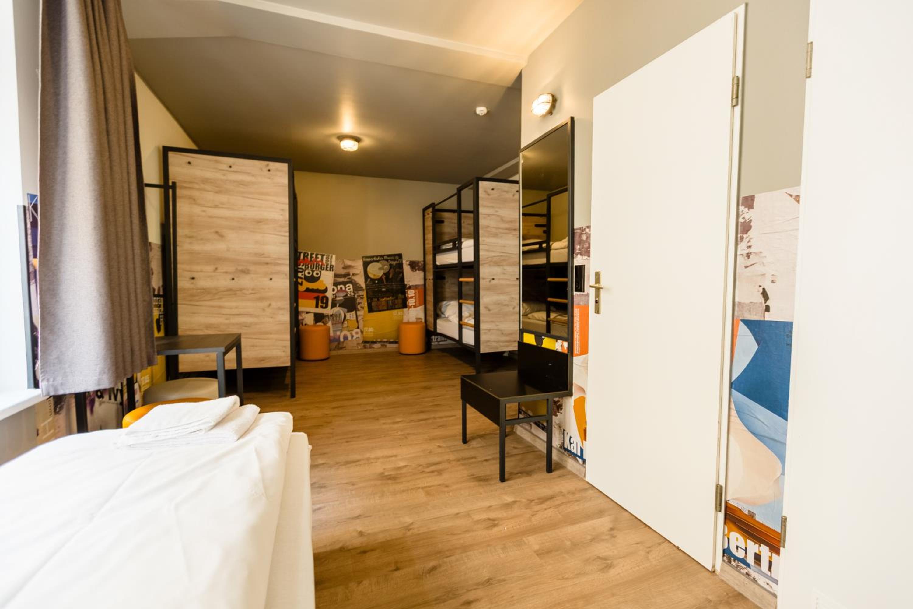 Bed in 6-Bed Female Dormitory Room photo 2
