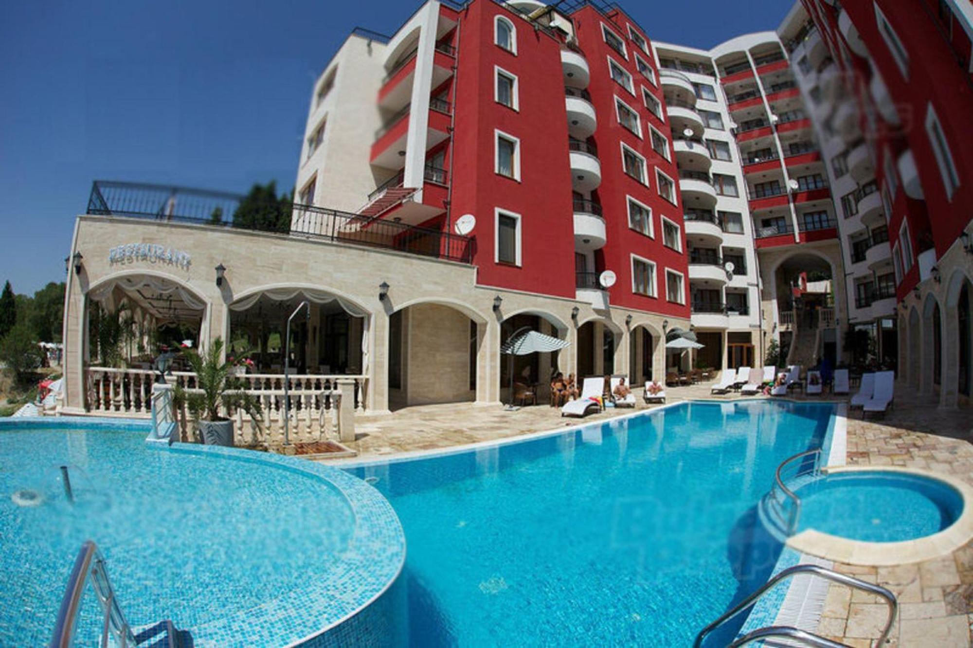 One-Bedroom Apartment with Balcony photo 1