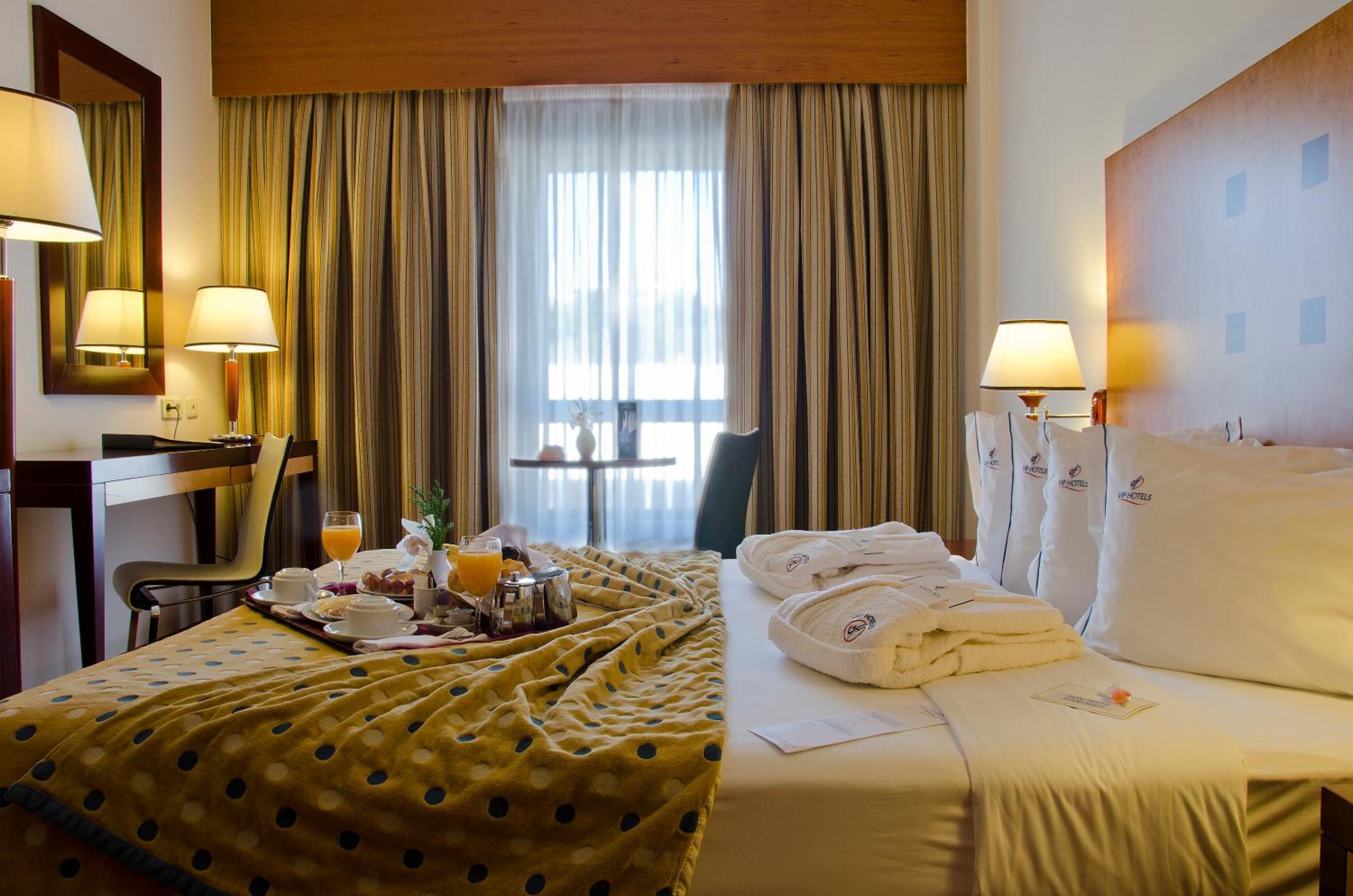 Double or Twin Room - Photo 3