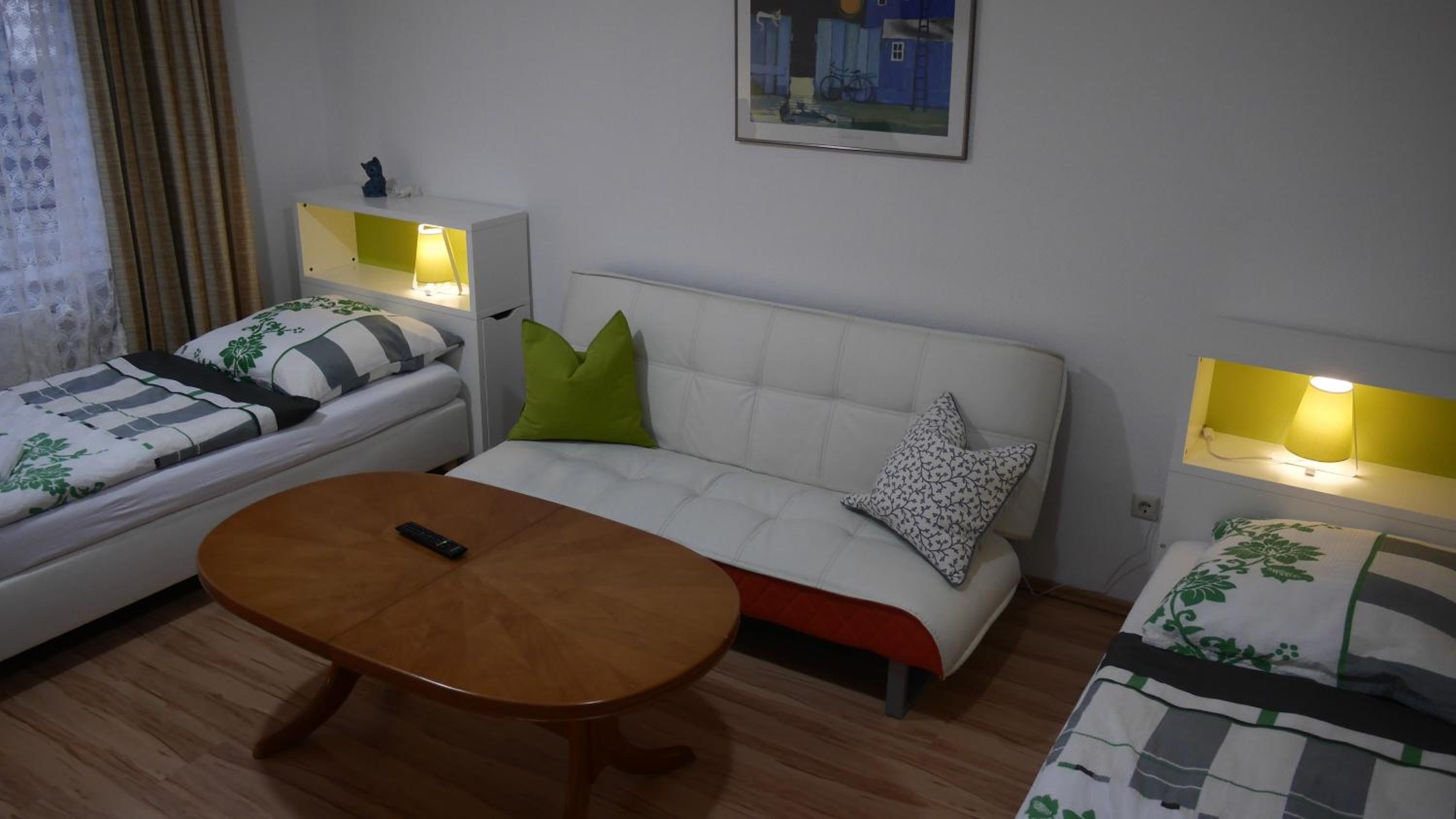 One-Bedroom Apartment photo 1