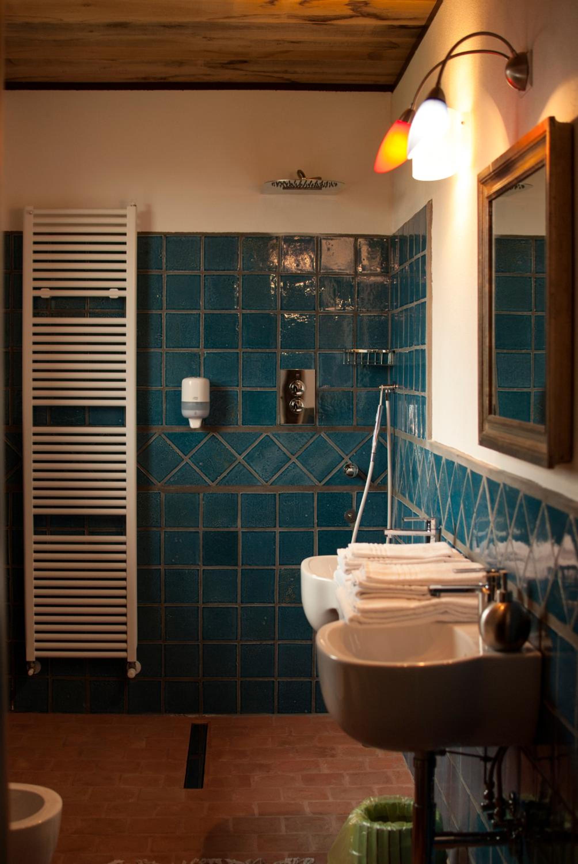 King Suite - Photo 2