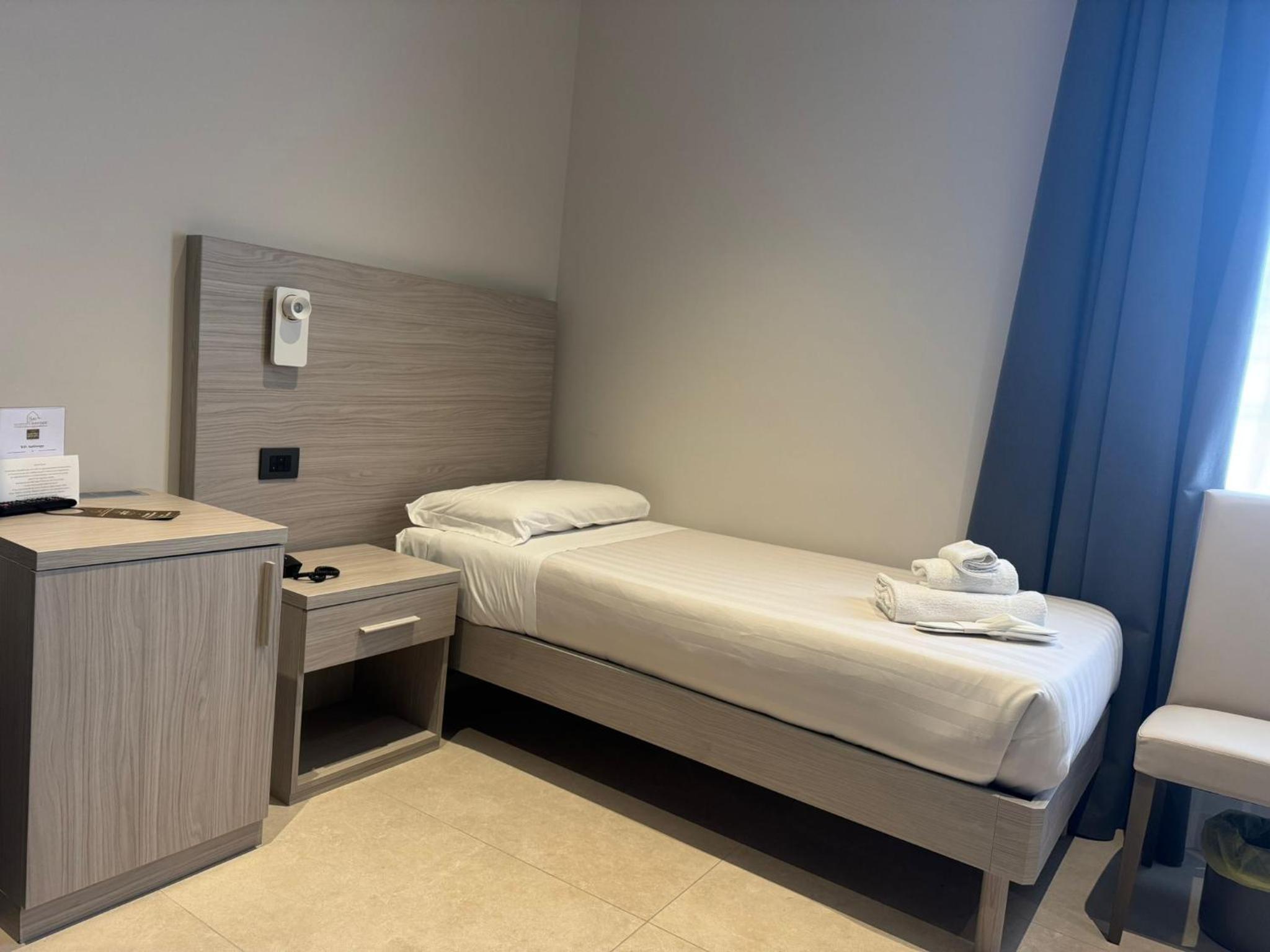 Superior Twin Room - Disability Access photo 3