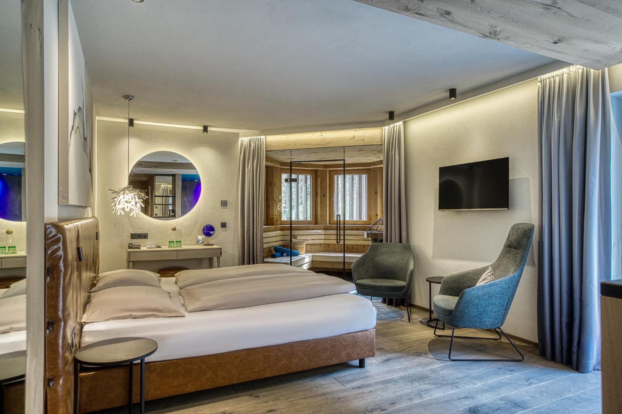 Suite with Sauna