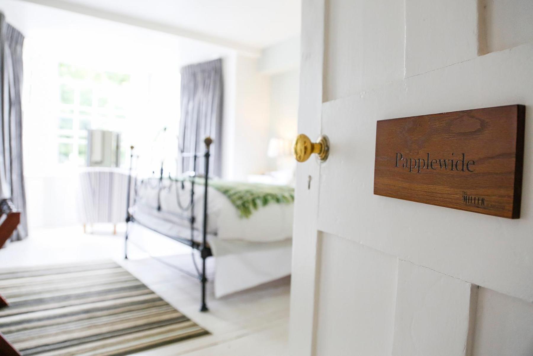 Standard Double Room - Photo 7