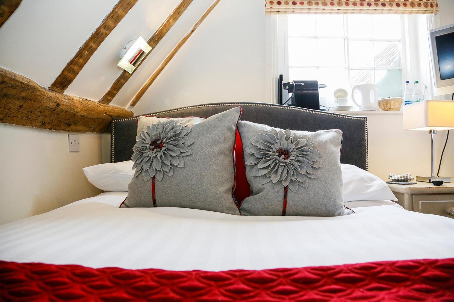 Small Double Room (Single Occupancy) - Photo 1