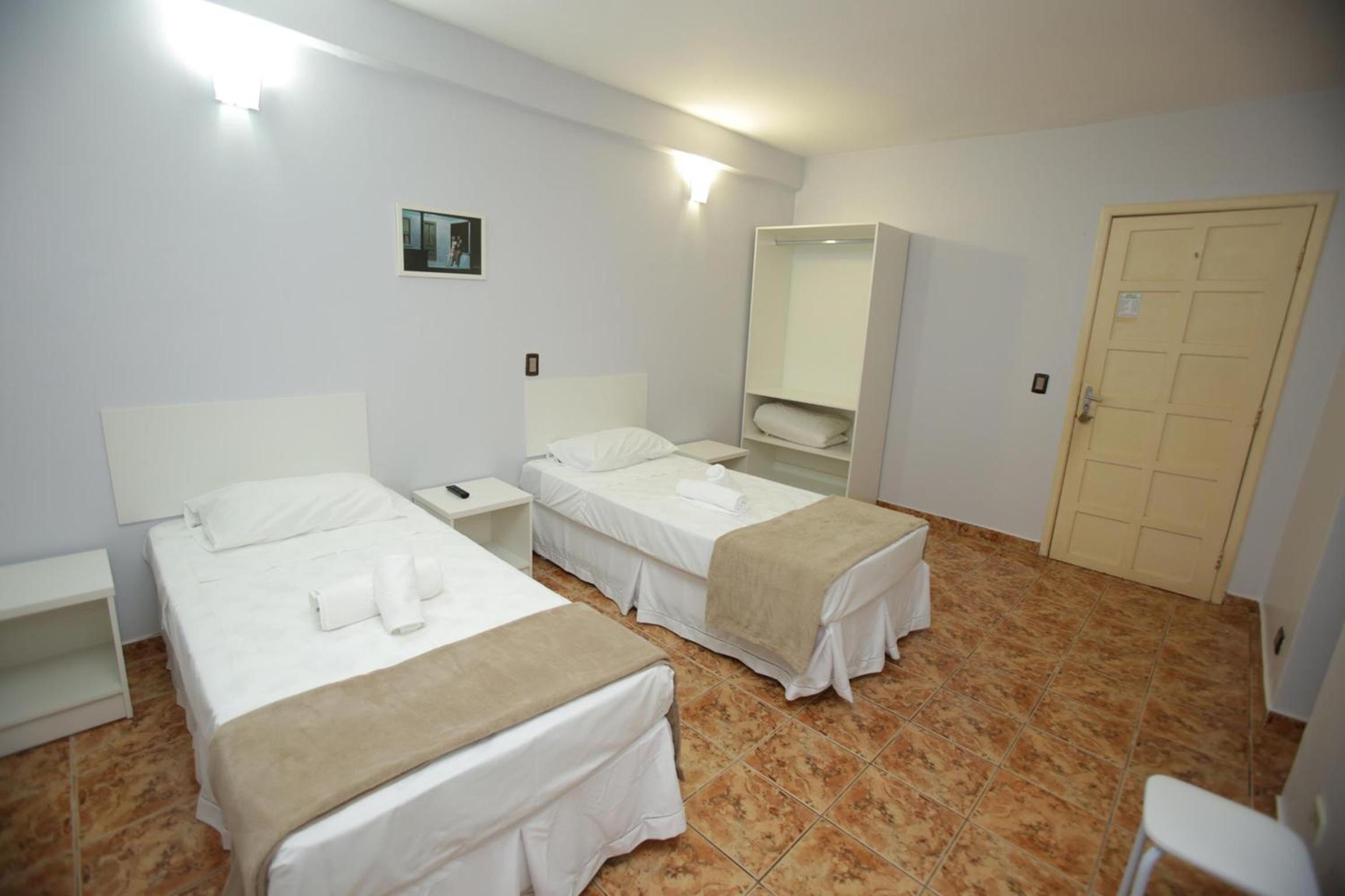 Twin Room with Private Bathroom photo 3