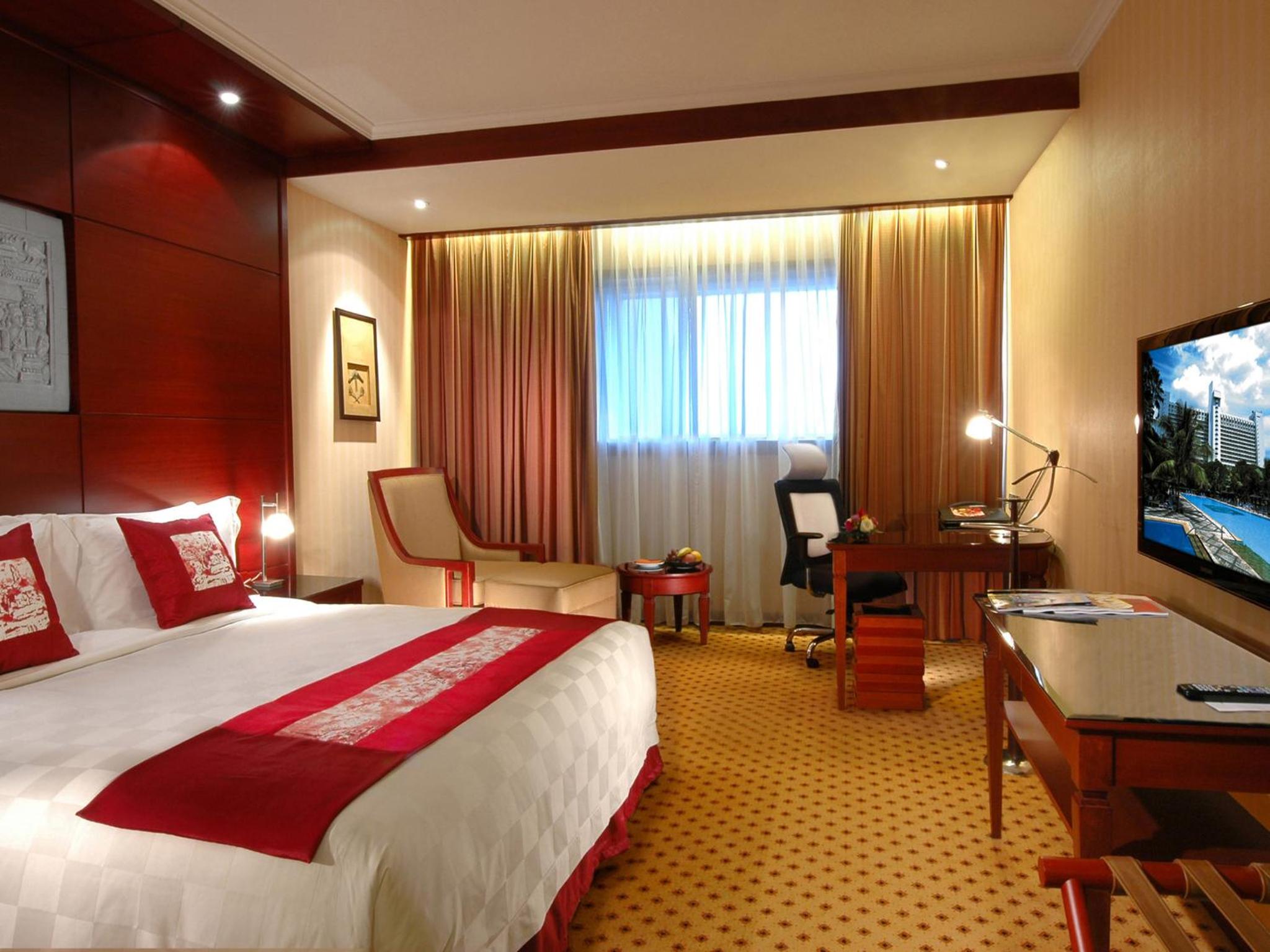 Premier Deluxe King room - Photo 2