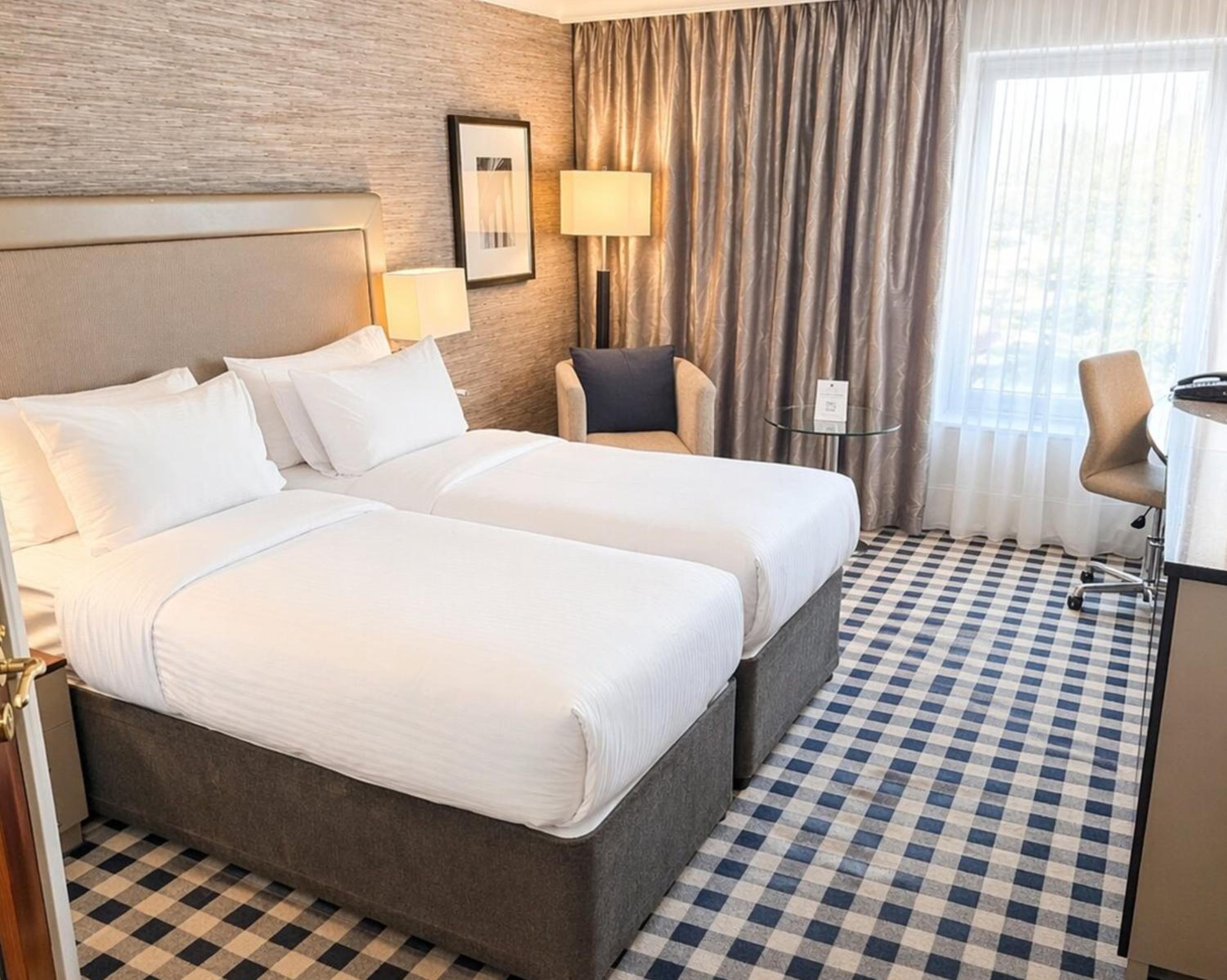 Twin Room - Photo 2