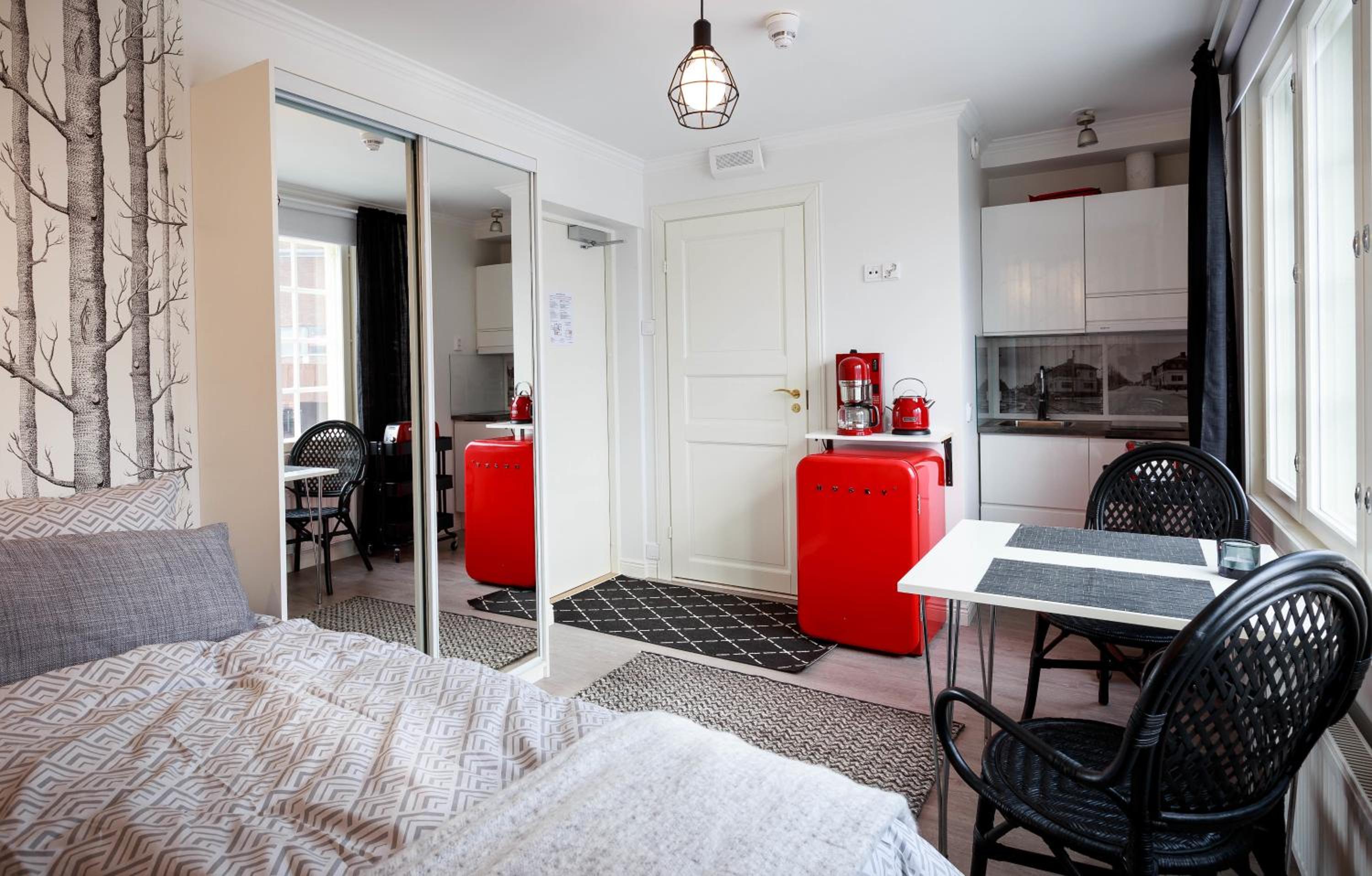 Studio Apartment photo 2