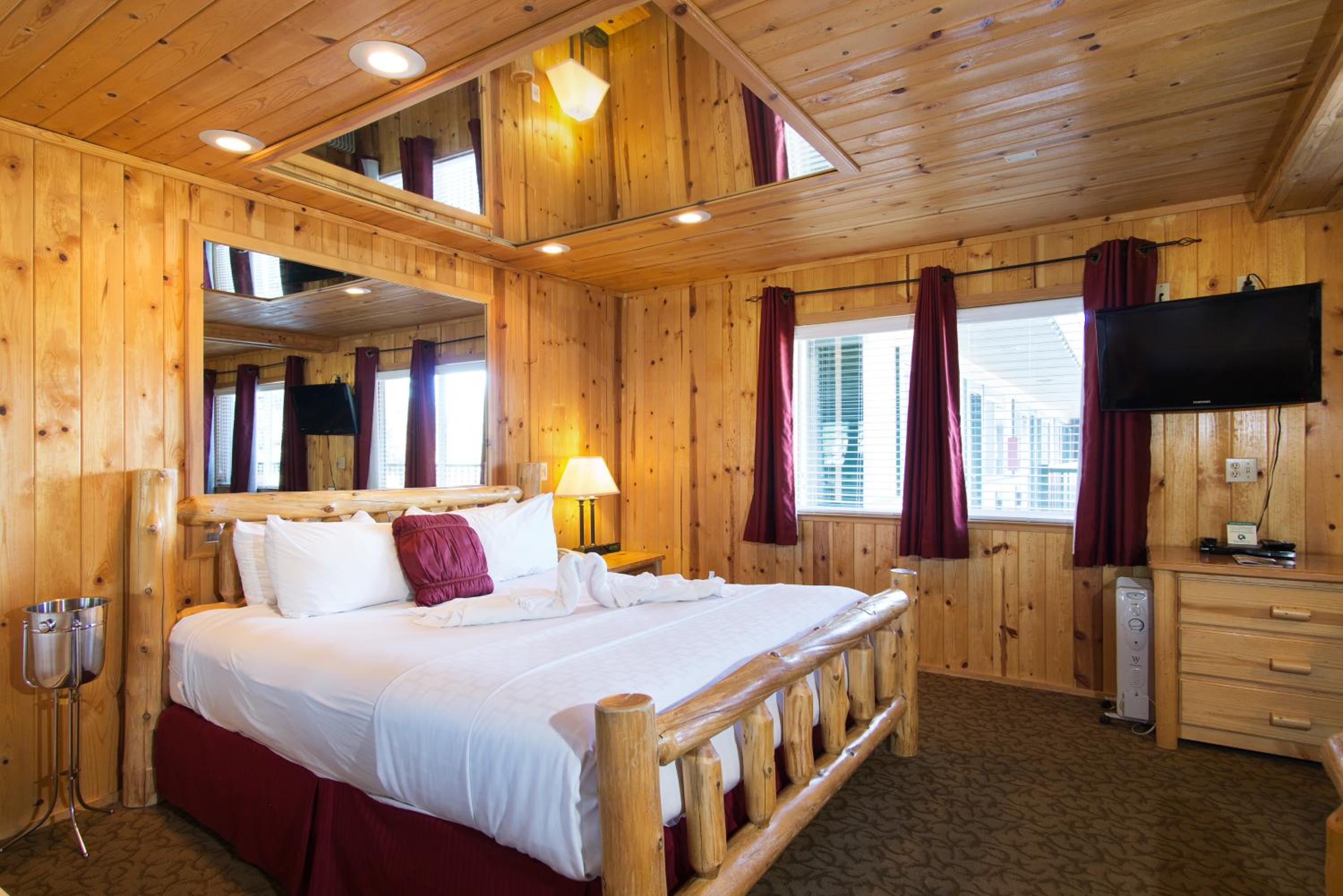 Superior King Room with Spa Bath - Photo 5