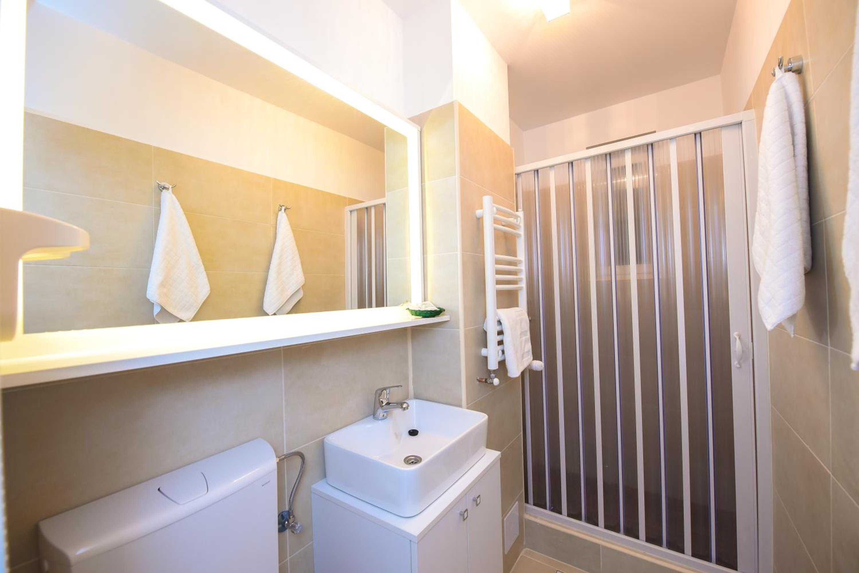 Two-Bedroom Apartment - Photo 7