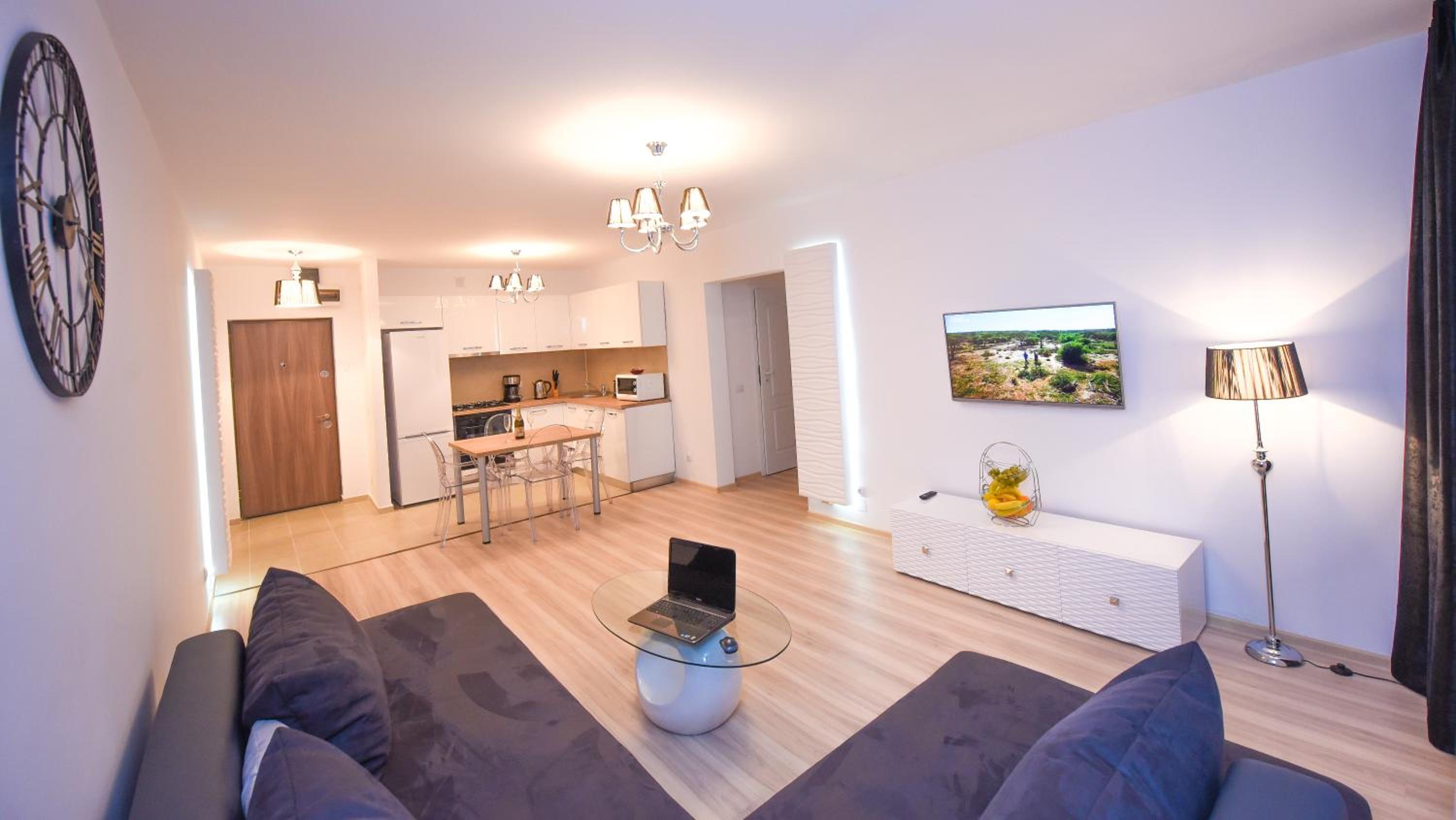 Two-Bedroom Apartment - Photo 2