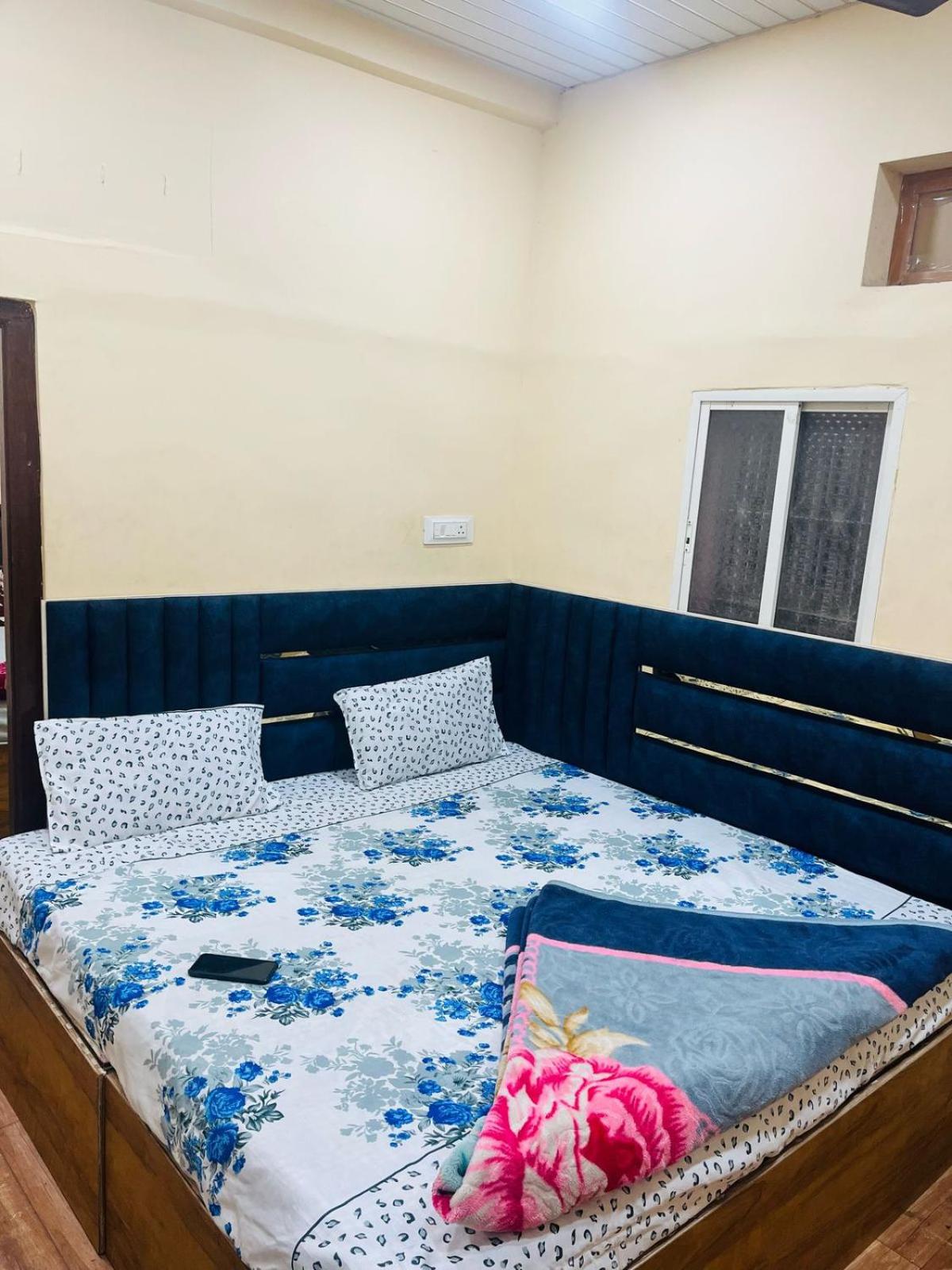 Double Room with Private Bathroom photo 2