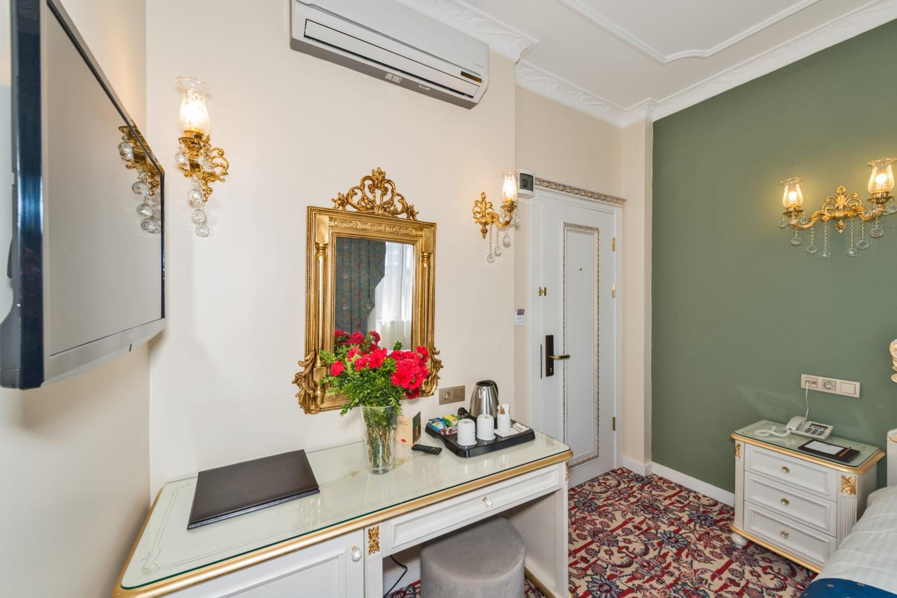 Deluxe Triple Room photo 1