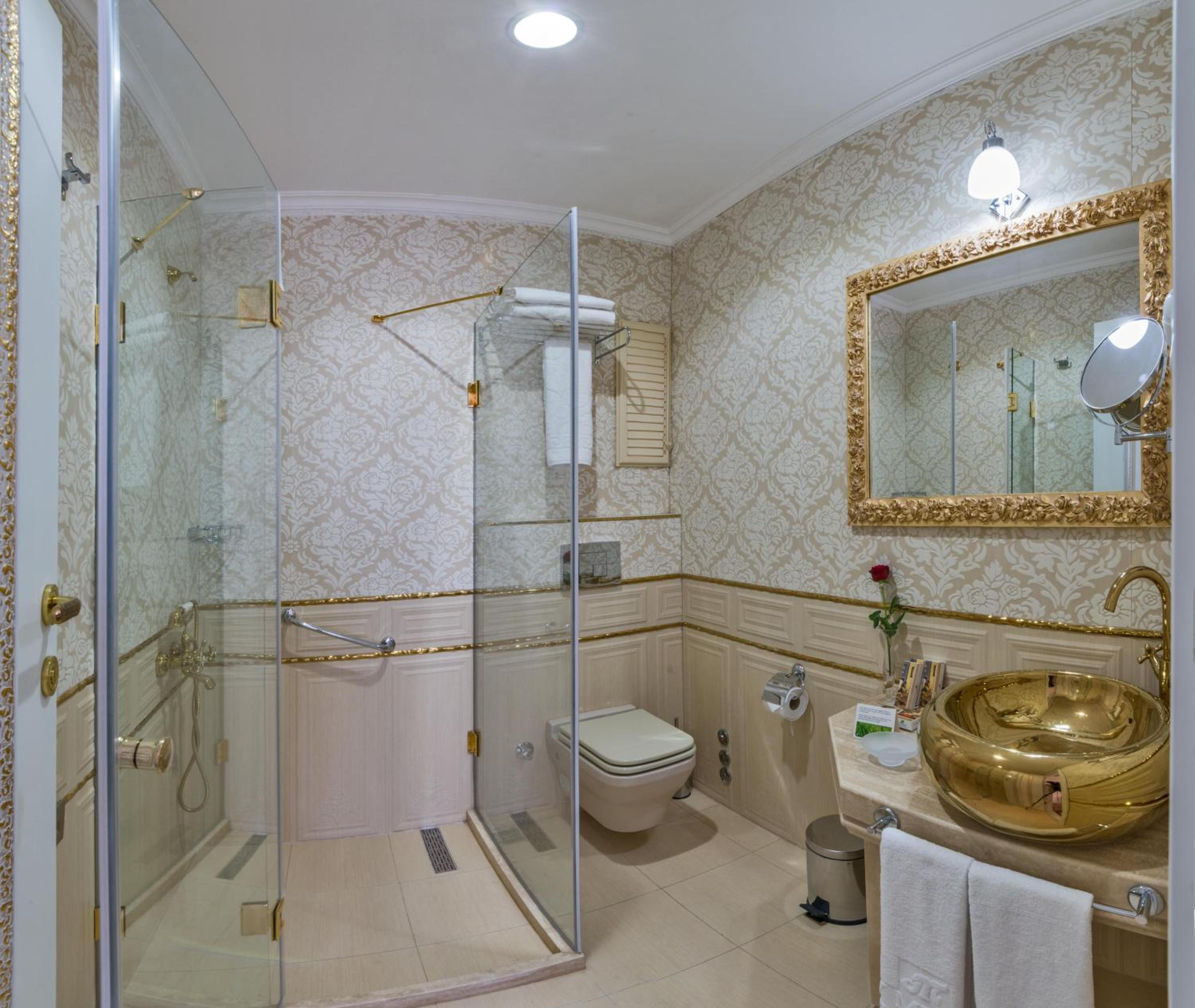 Deluxe Triple Room photo 3