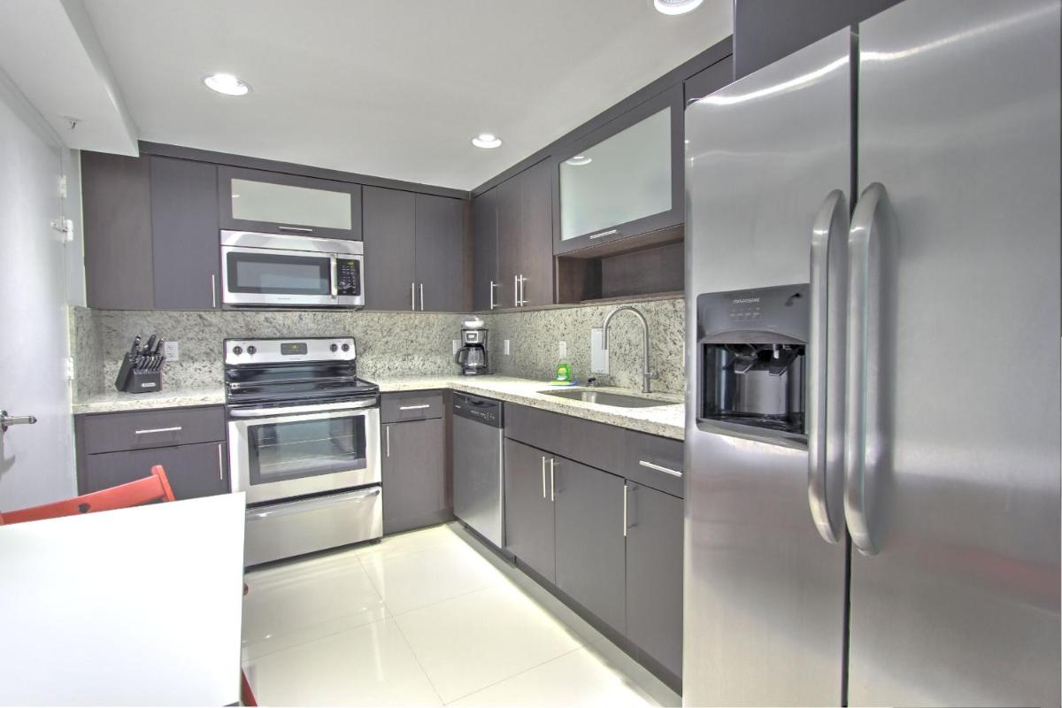 Presidential One-Bedroom Apartment with Extra Room and Ocean View