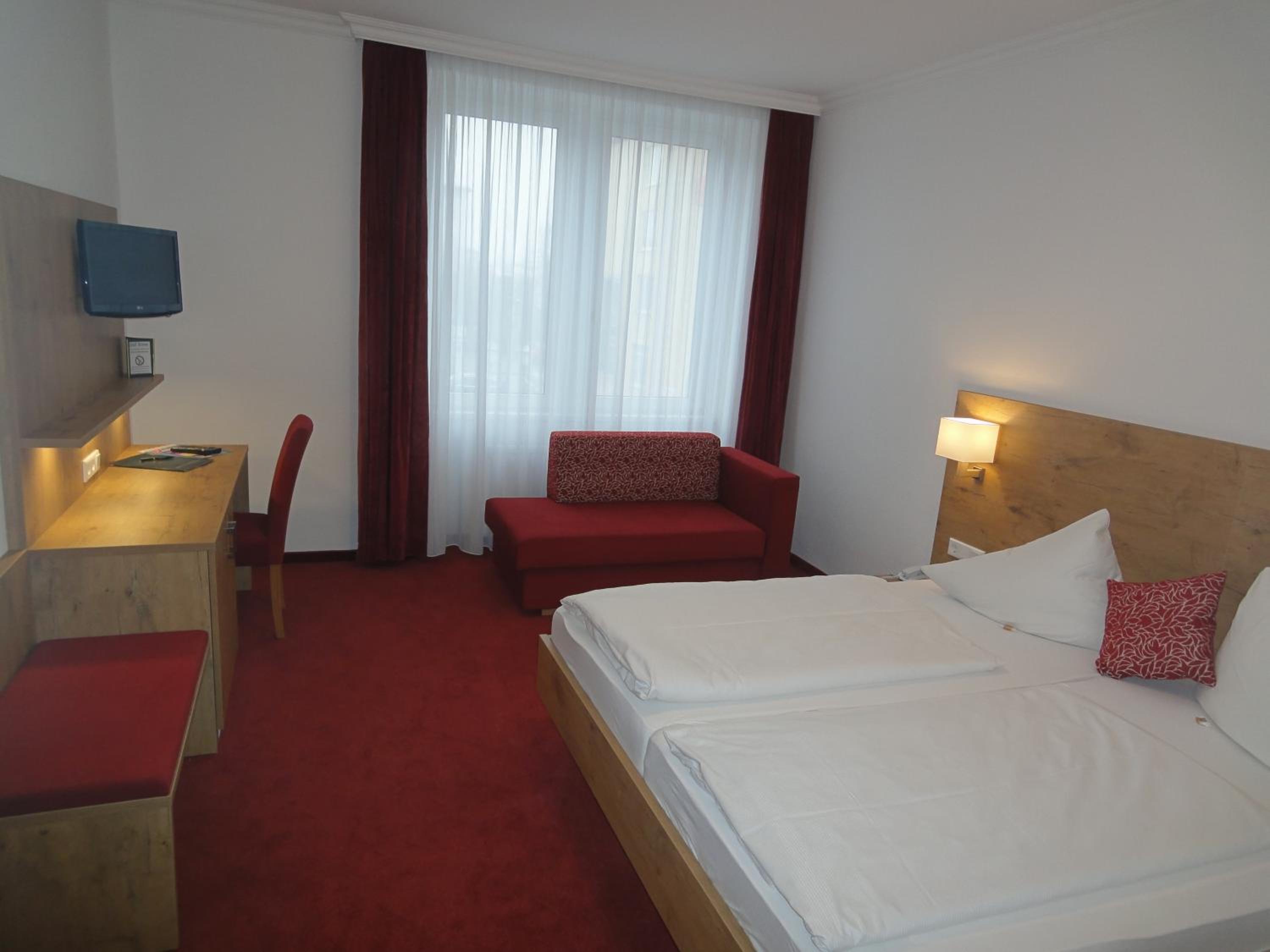Triple Room - Main Building - Photo 3