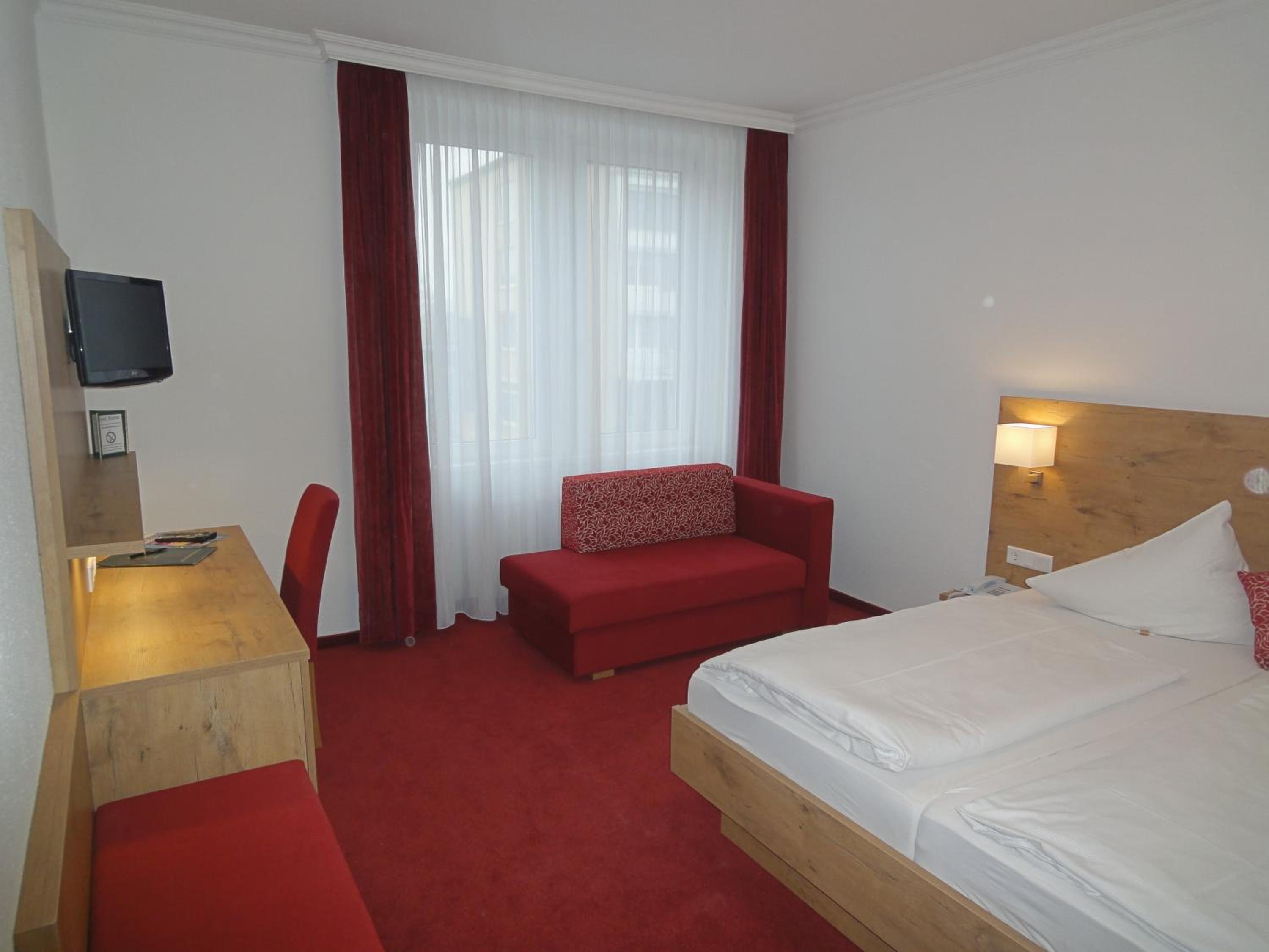 Triple Room - Main Building - Photo 5