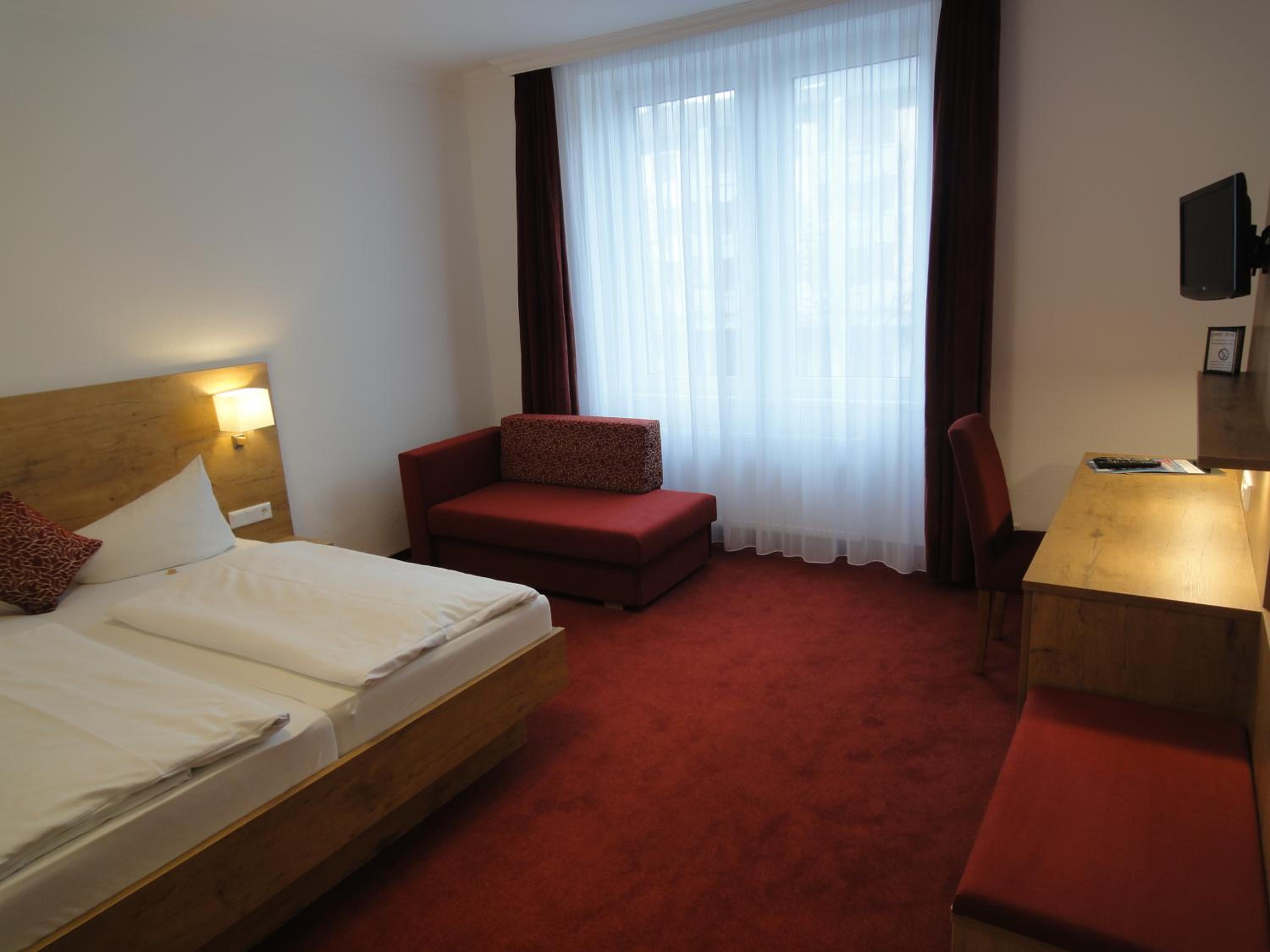 Triple Room - Main Building - Photo 8