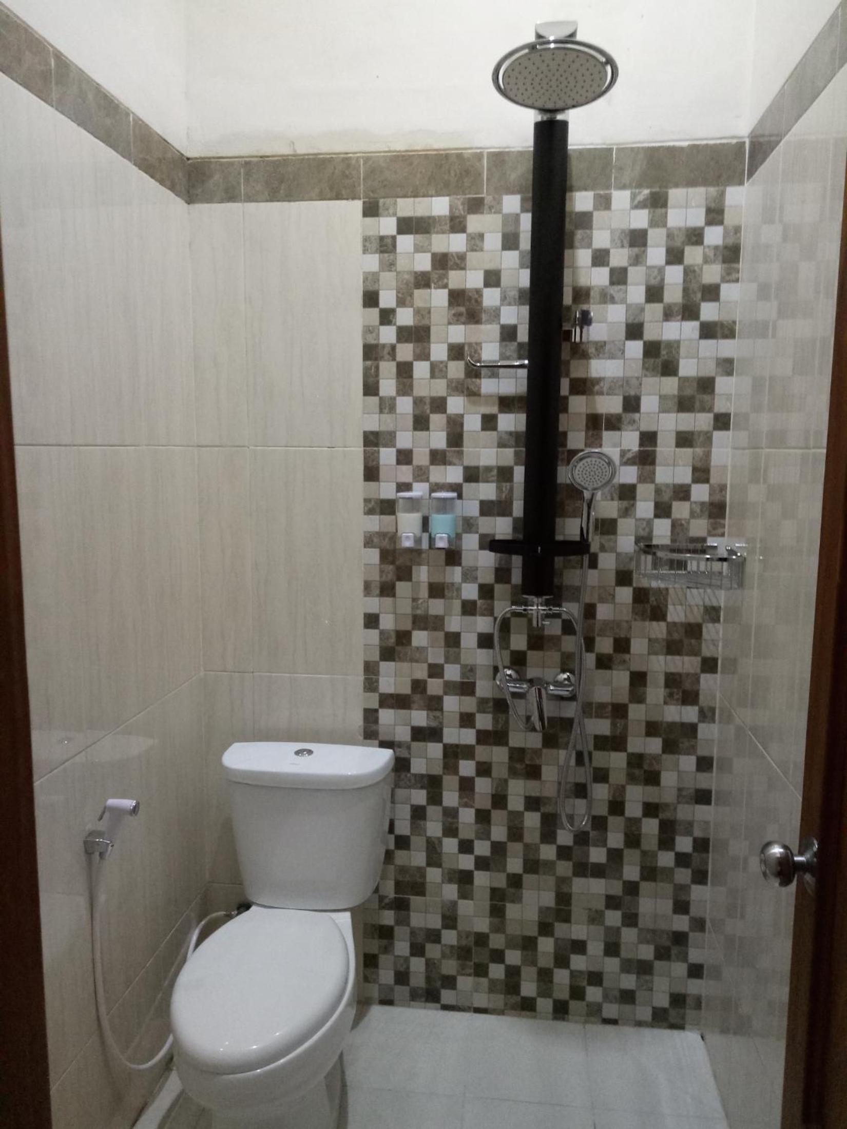 Three-Bedroom Suite - Photo 3