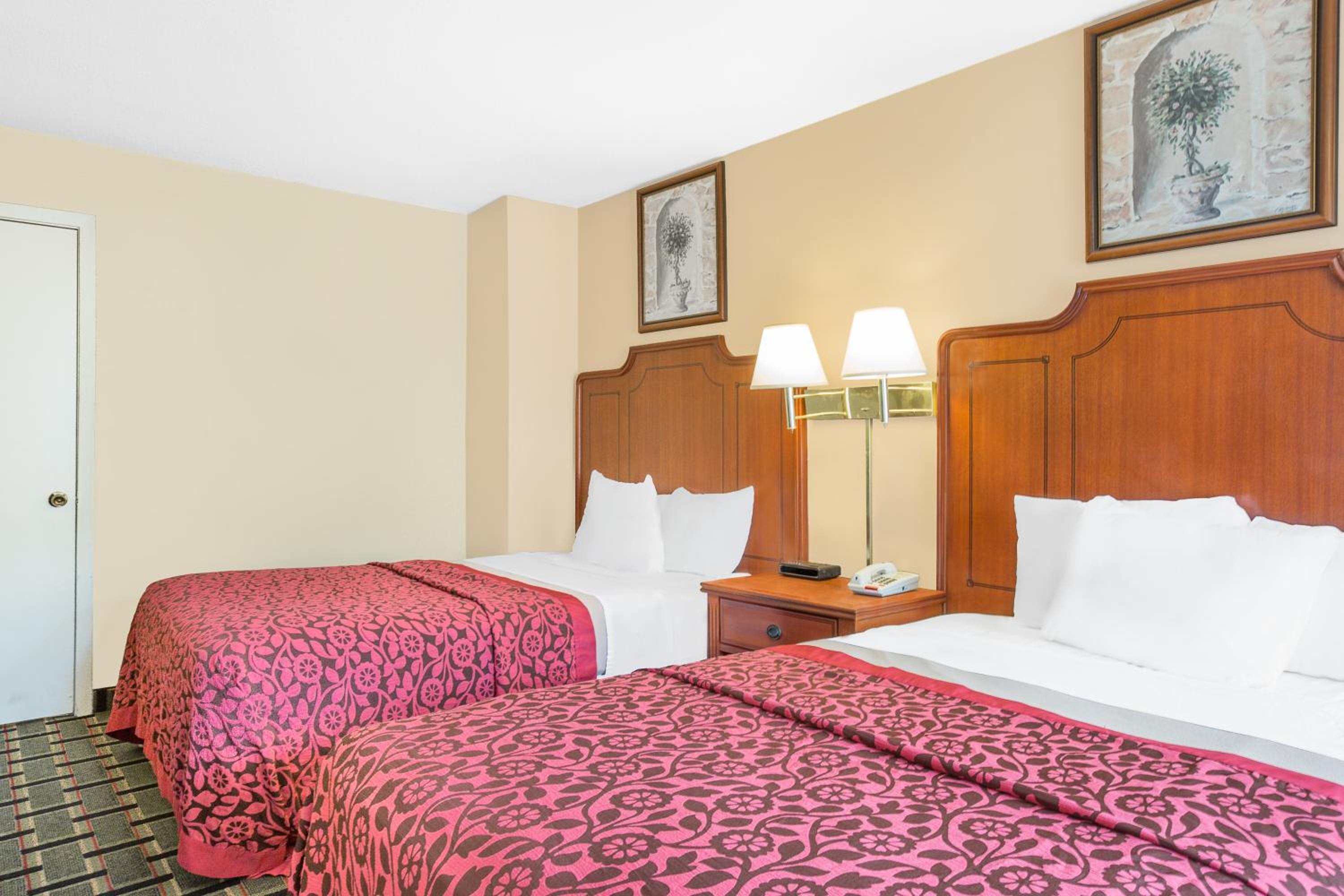 Double Room With Two Double Beds - Non-Smoking photo 2
