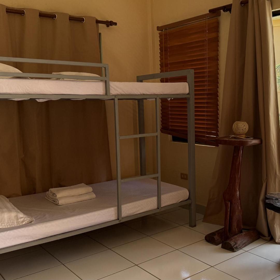 6-Bed Mixed Dormitory Room photo 2