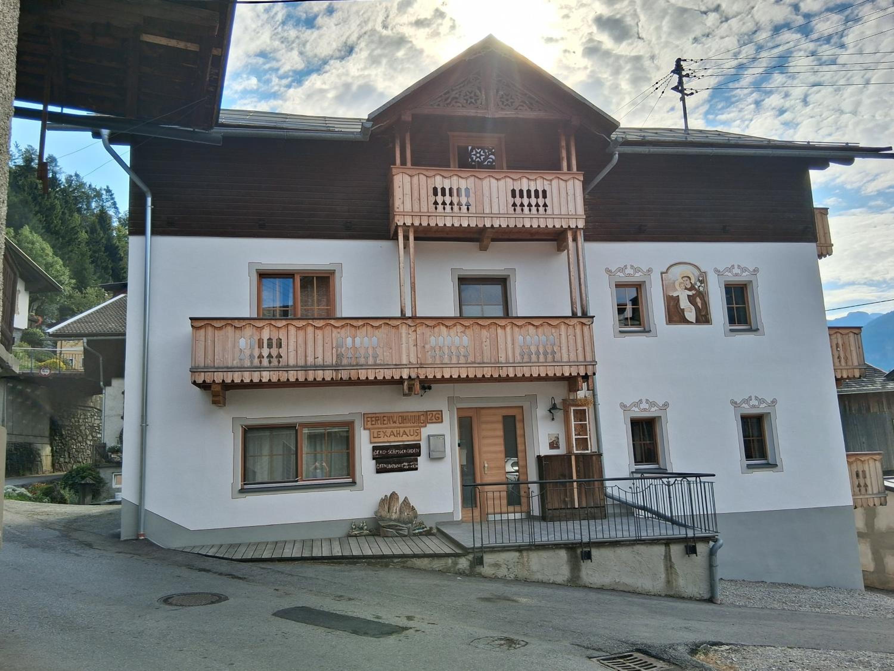 Two-Bedroom Apartment with Balcony photo 2