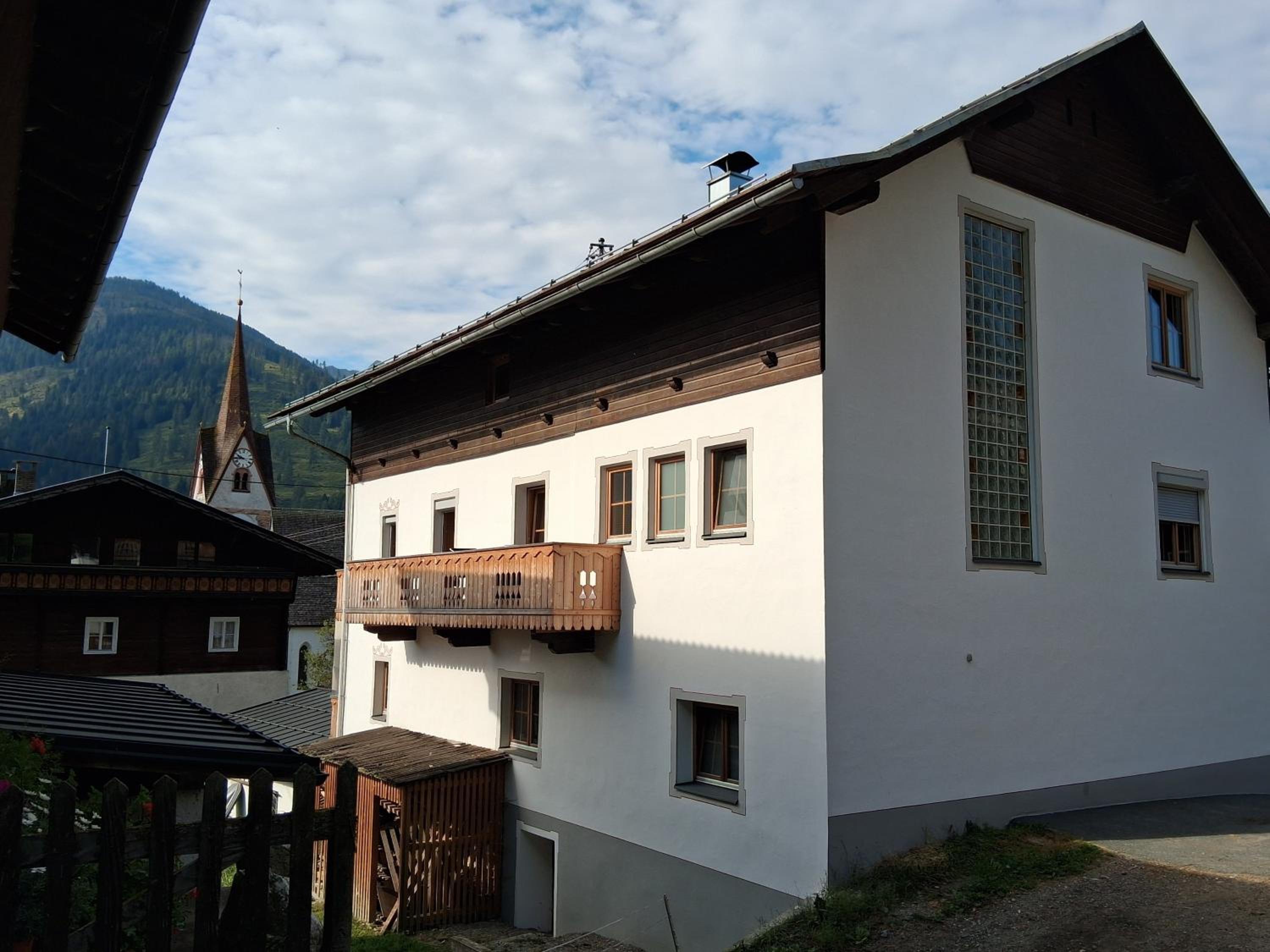Two-Bedroom Apartment with Balcony photo 3