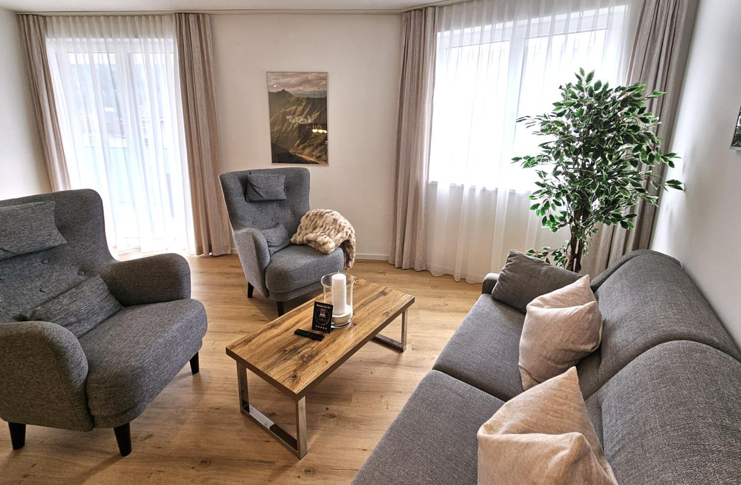 One-Bedroom Apartment with Terrace photo 1