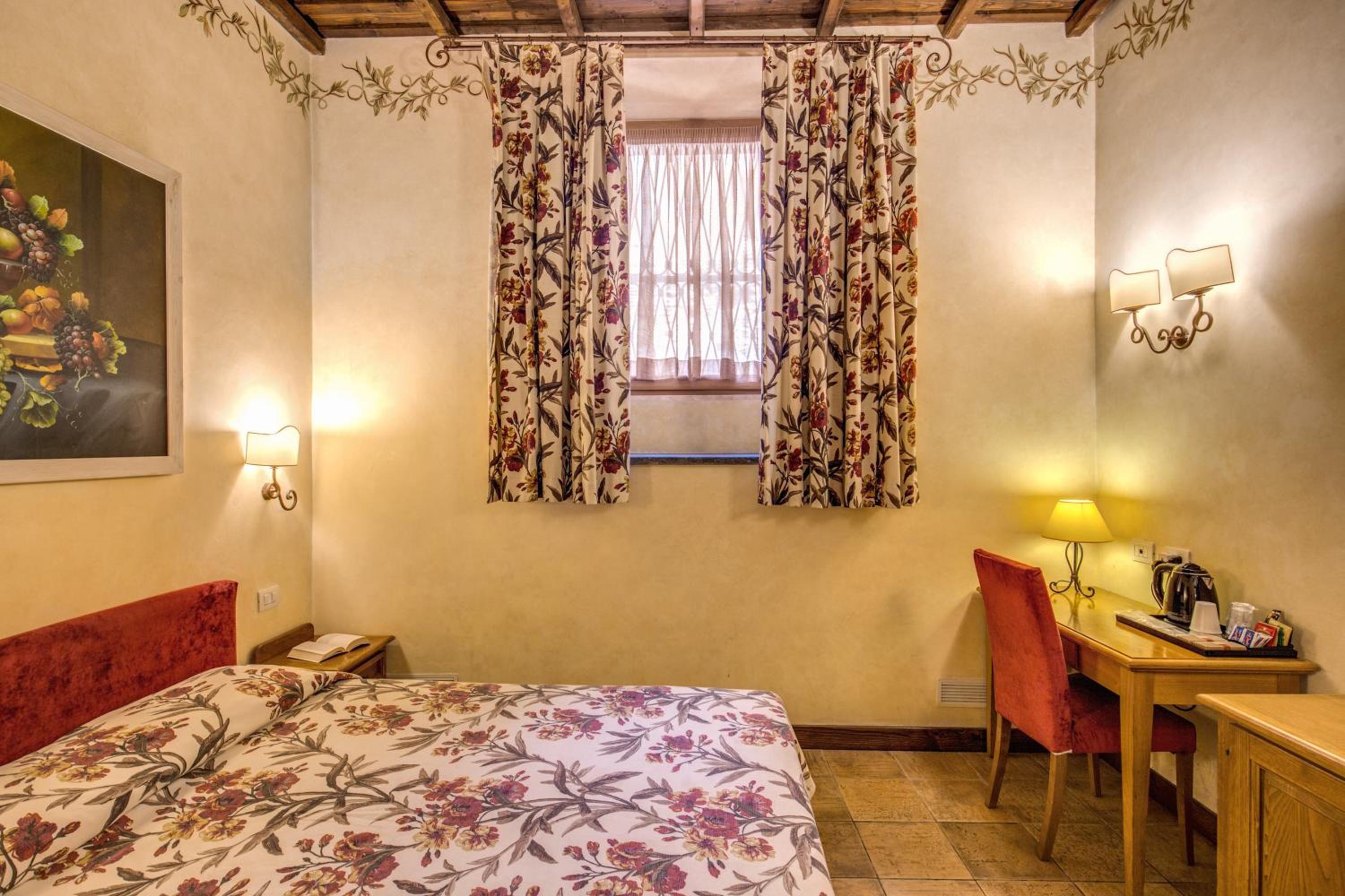 Double or Twin Room photo 2