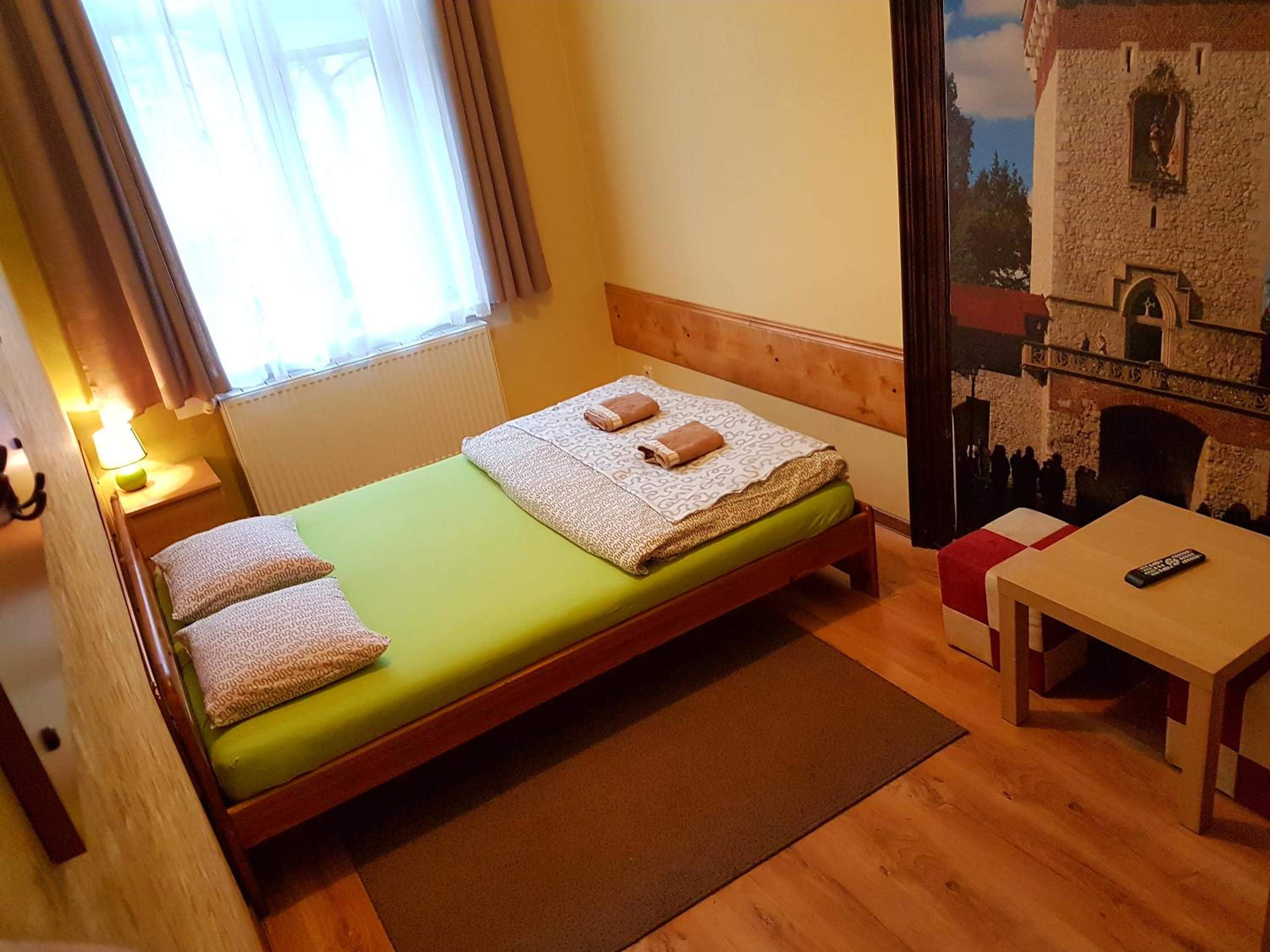 Double Room with Bathroom - Photo 7
