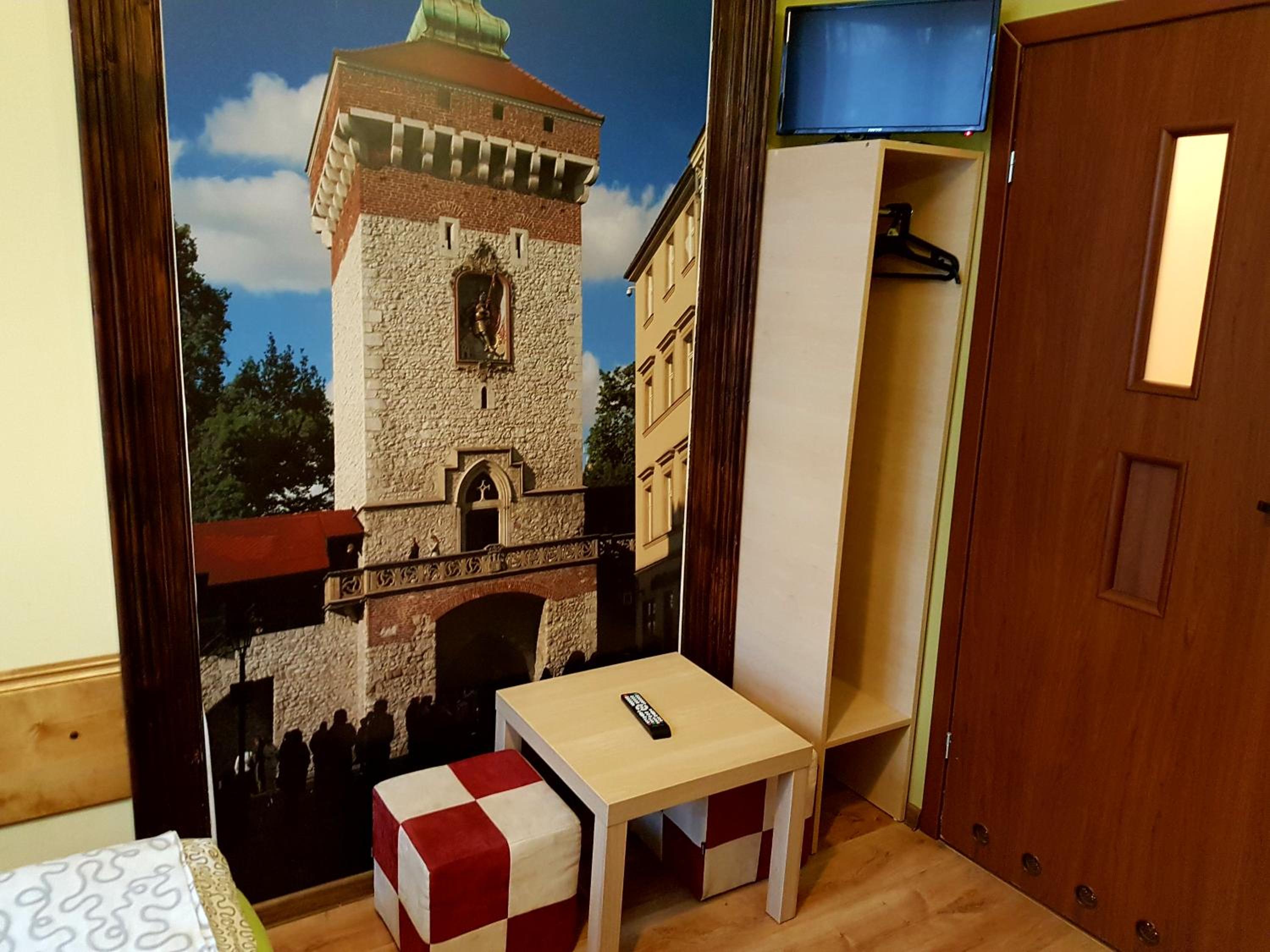 Double Room with Bathroom - Photo 13