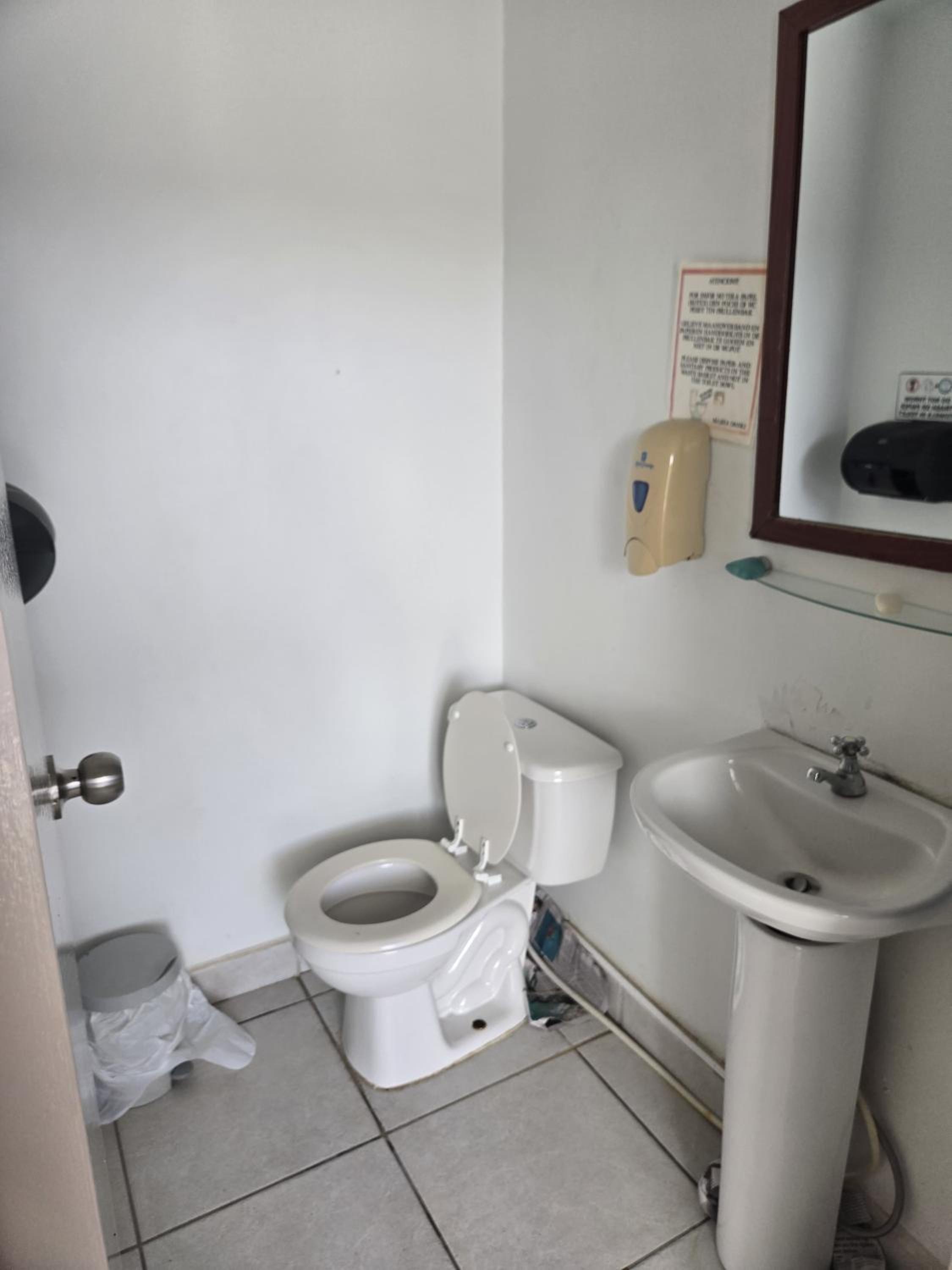 Standard Single Room with Shared Bathroom photo 3