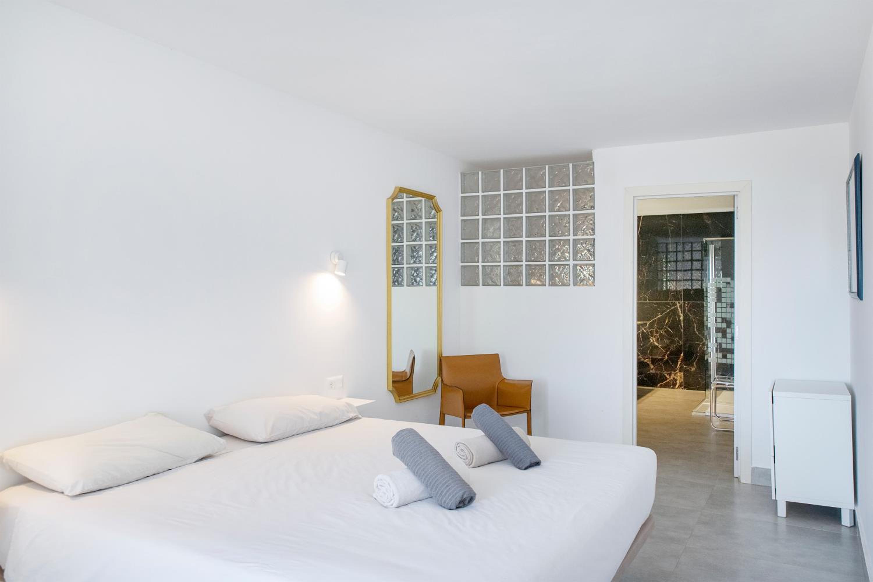 Three-Bedroom Suite photo 2