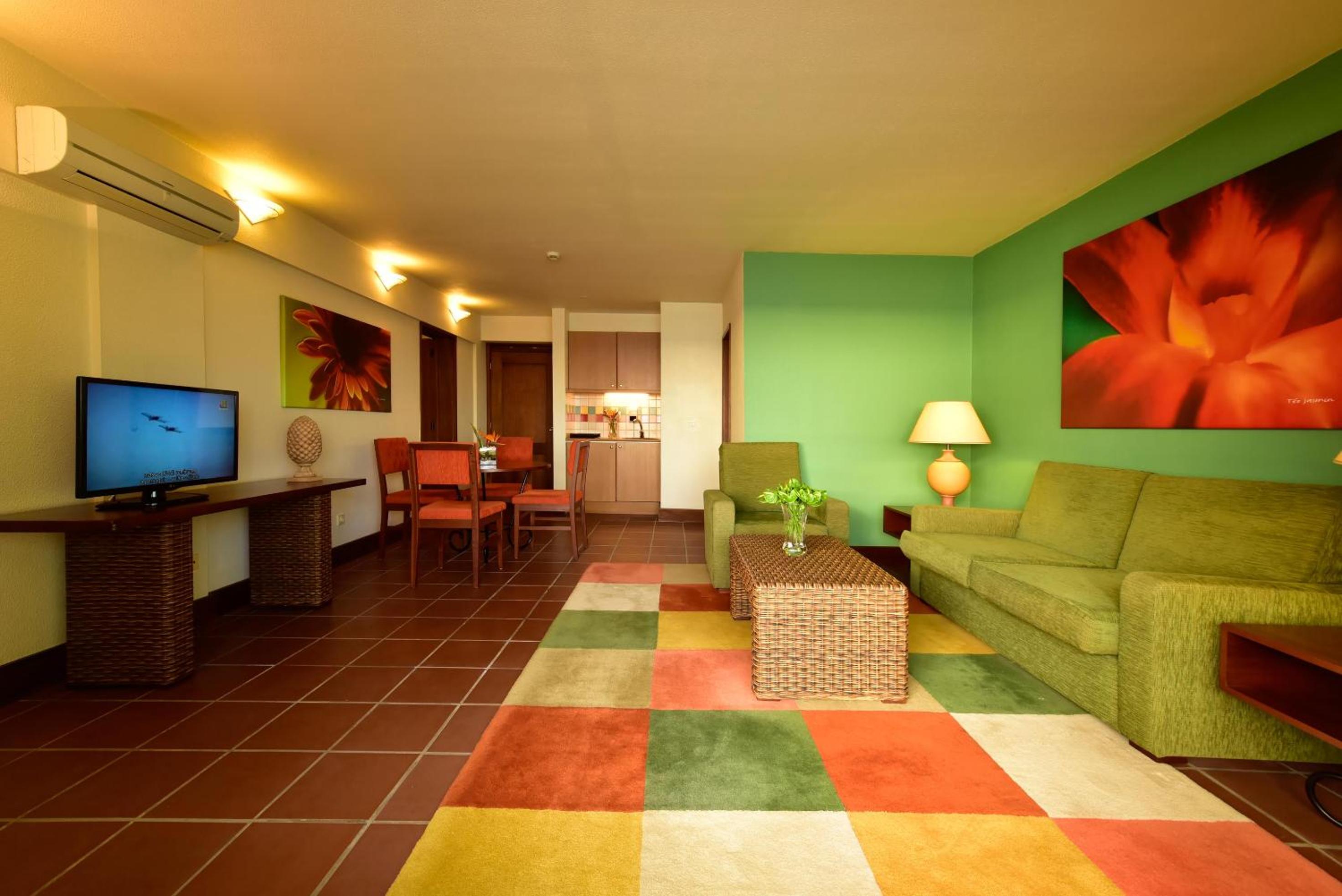 Quadruple Suite