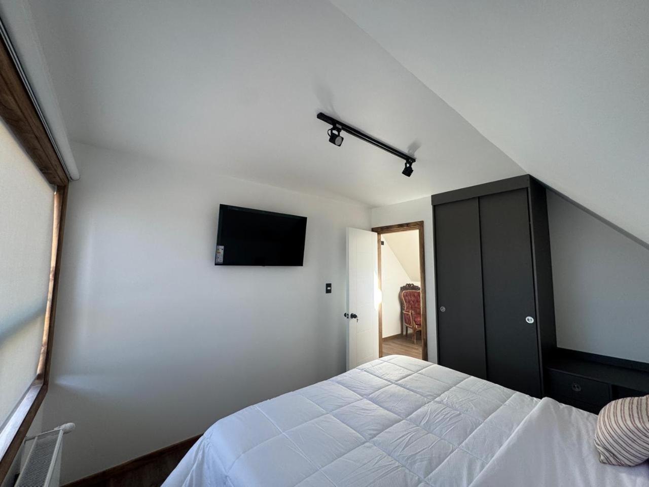 Three-Bedroom Apartment photo 3