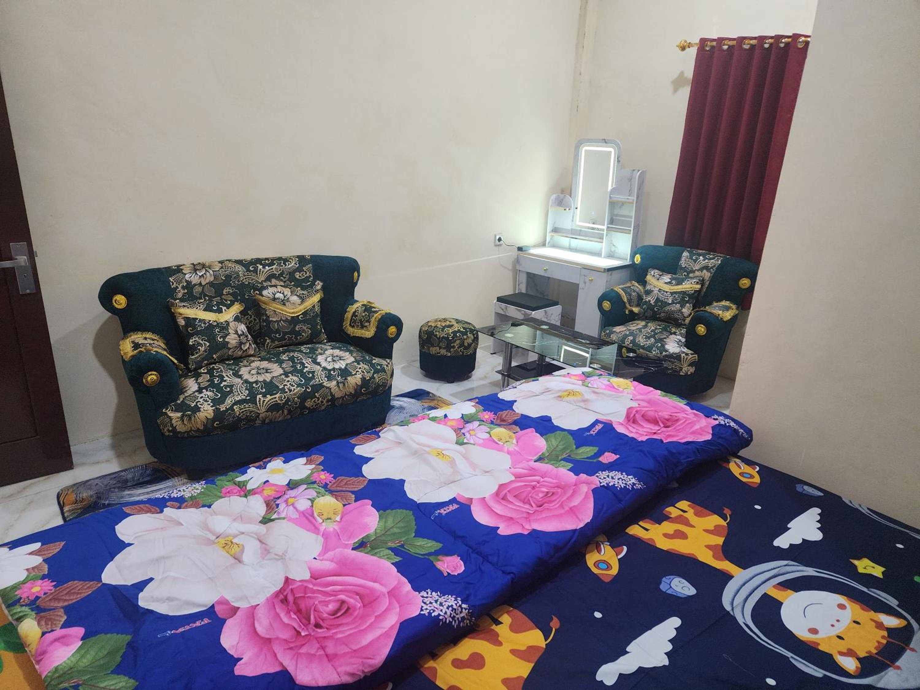 Family Room - Photo 3