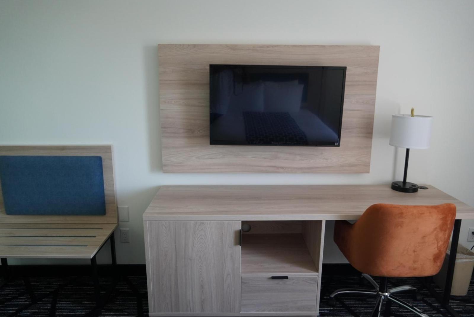 King Suite - Photo 3