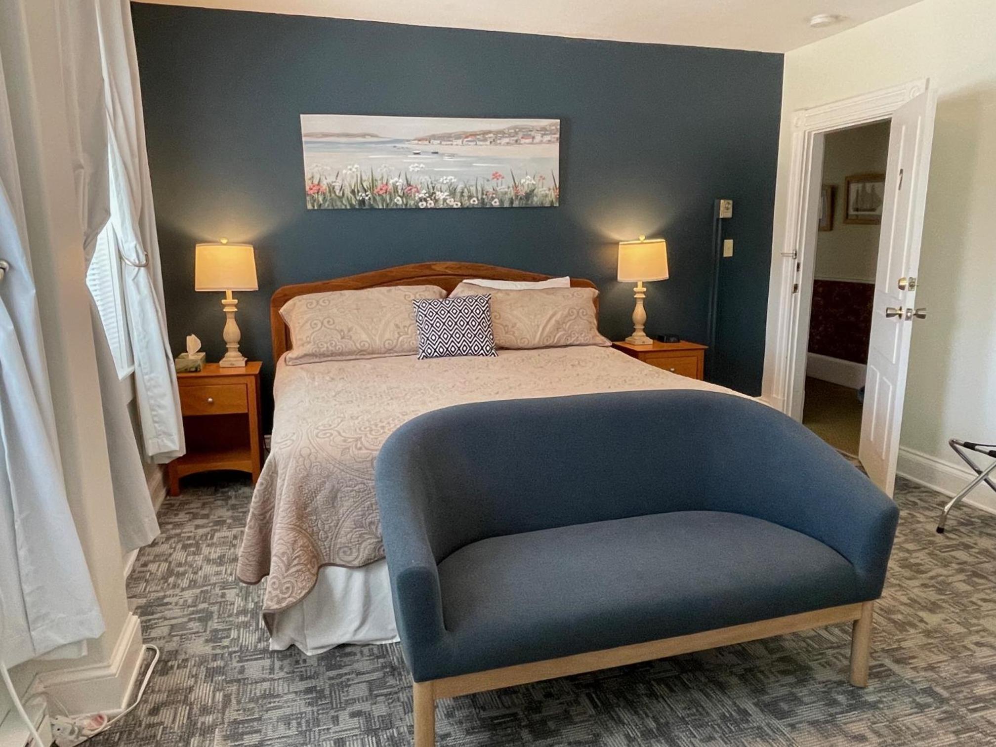 Deluxe King Room photo 3
