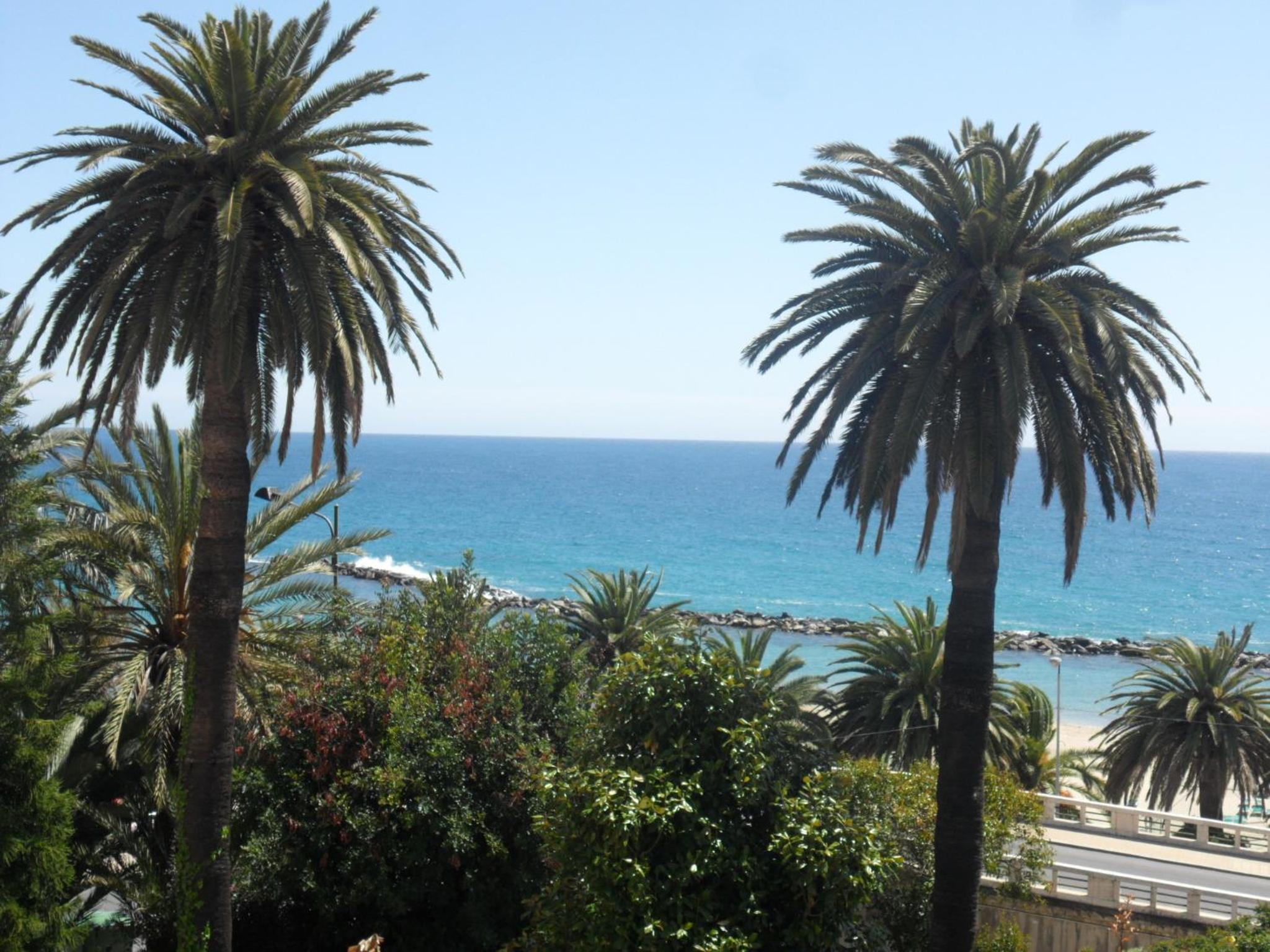 Double Room with Sea View - Photo 9