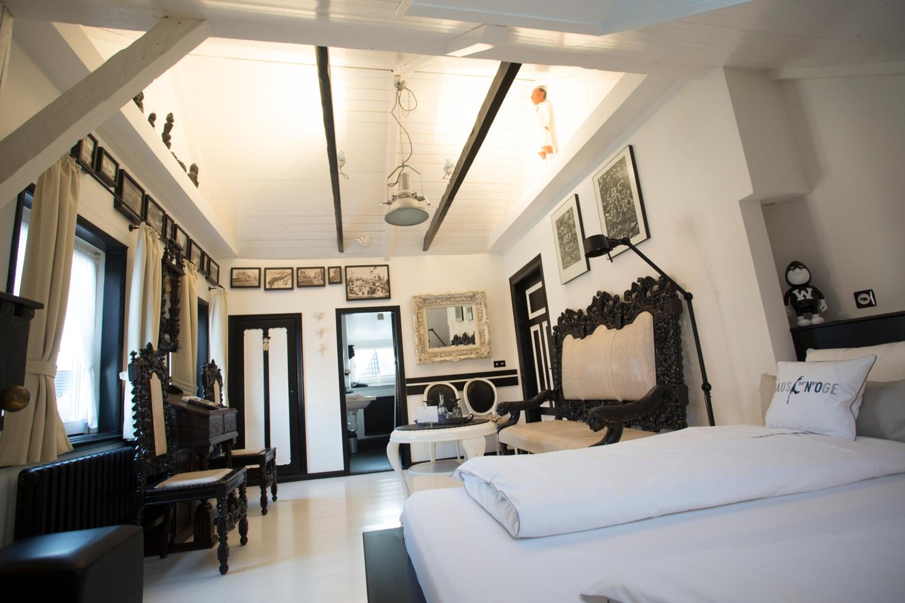 Schwarz-Weiß-Zimmer